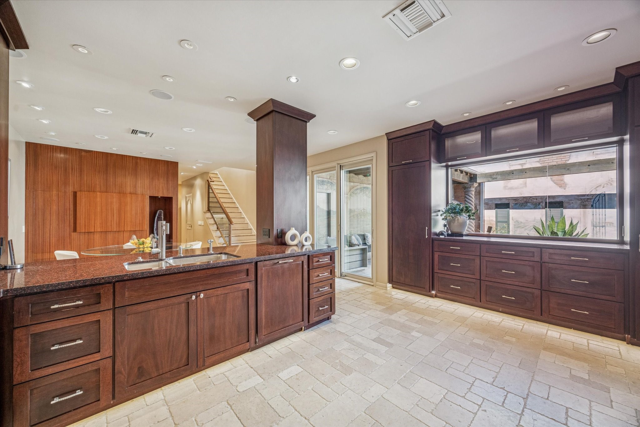 2102 Canongate Drive Property Photo 18