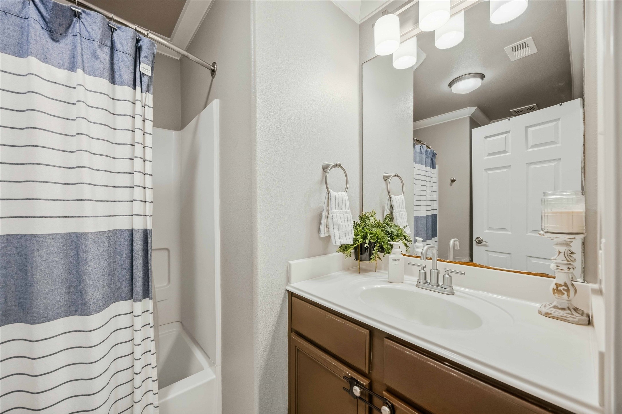 9903 Garnet Springs Drive Property Photo 8
