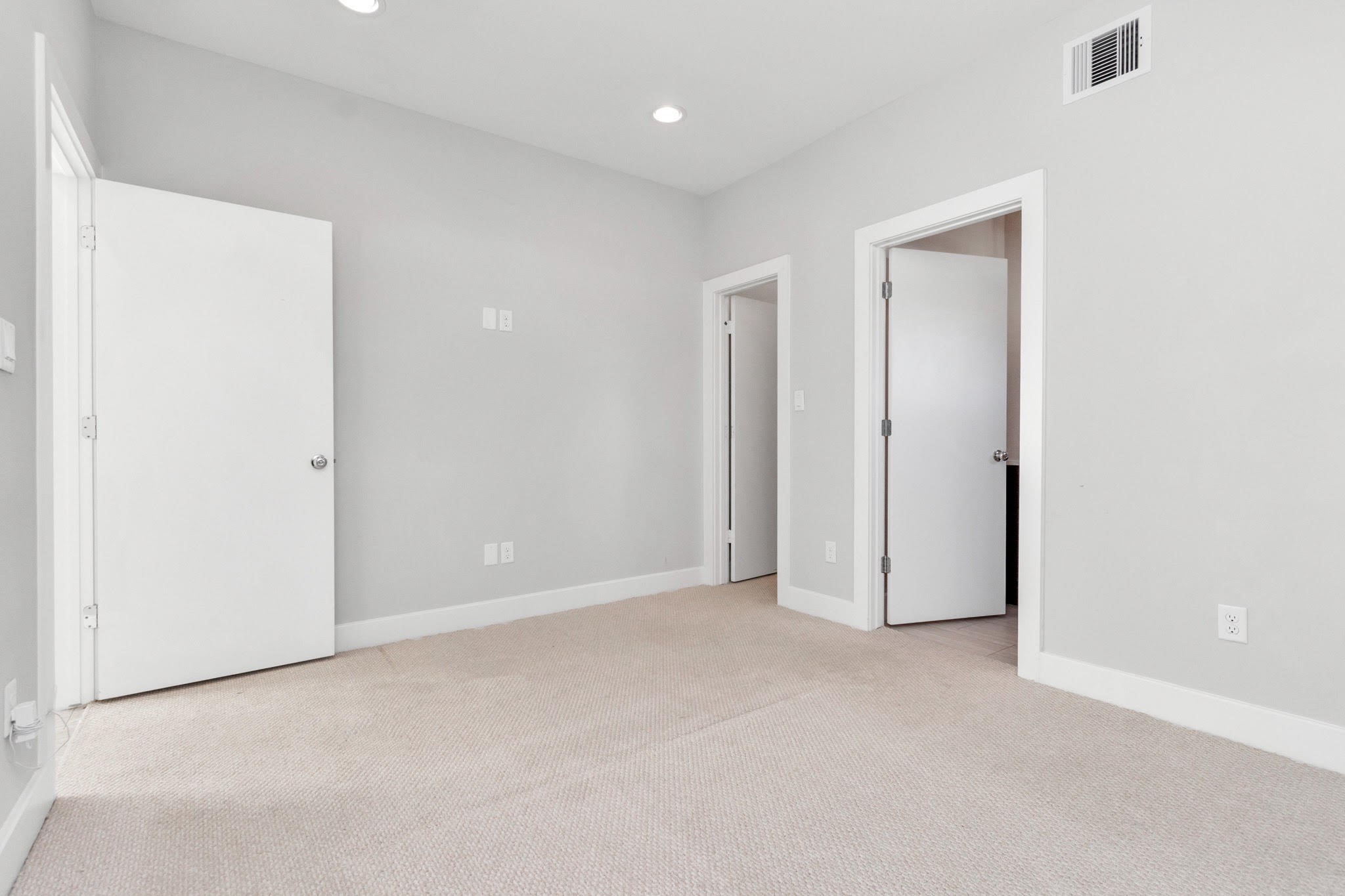 151 N Ennis Street Property Photo 4