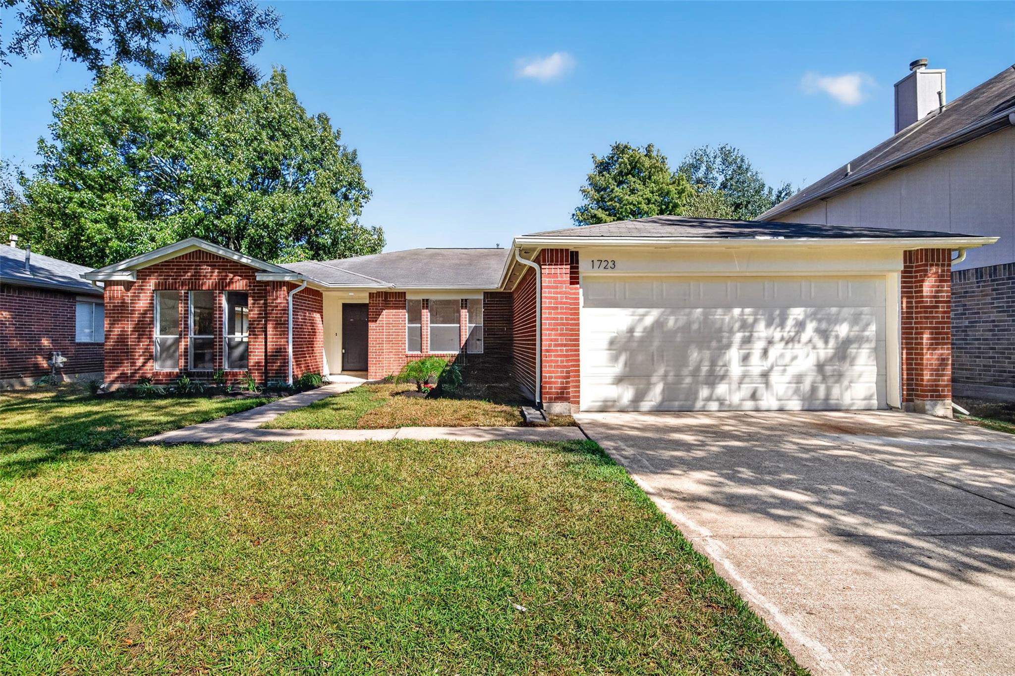 1723 Oak Ridge Drive, Kemah Tx 77565 Property Photo 1