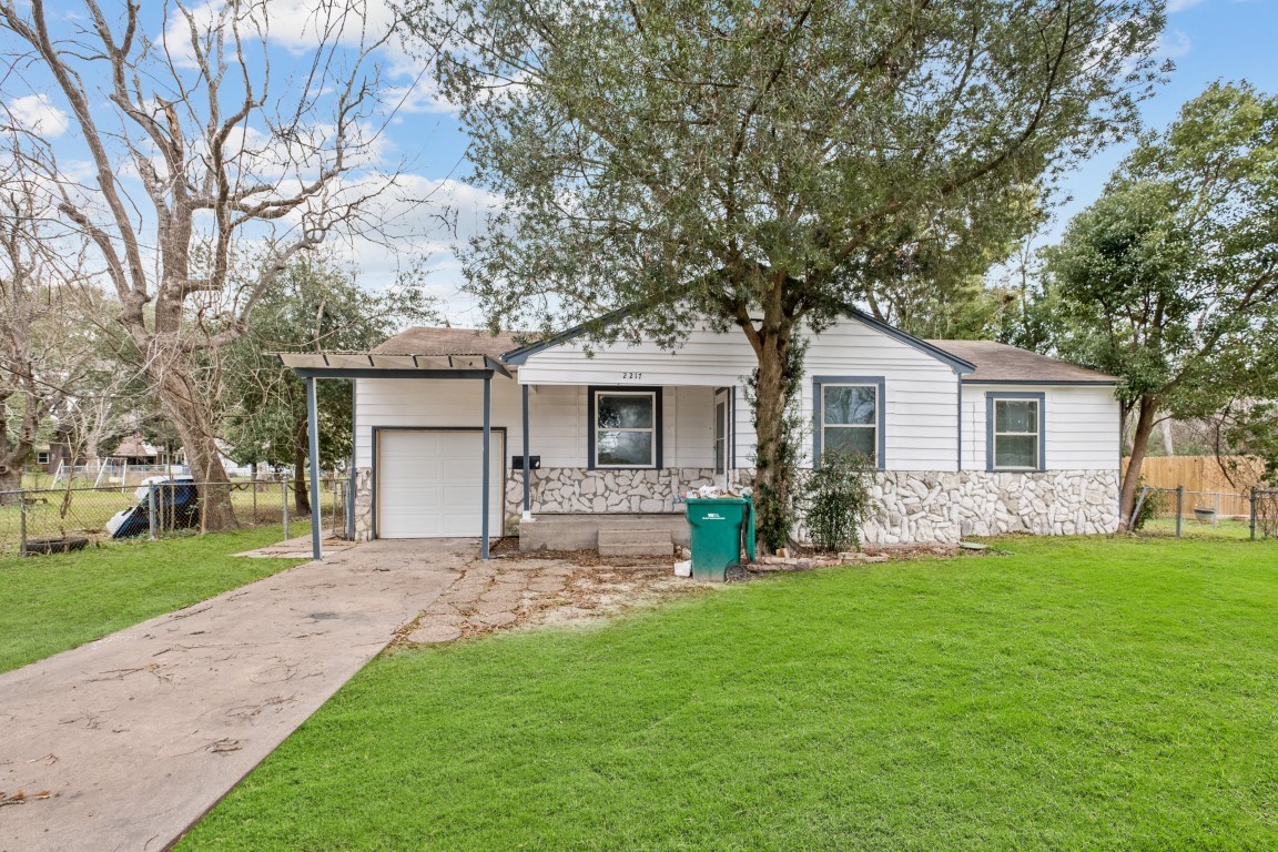 2217 Meadow Lane Property Photo 1