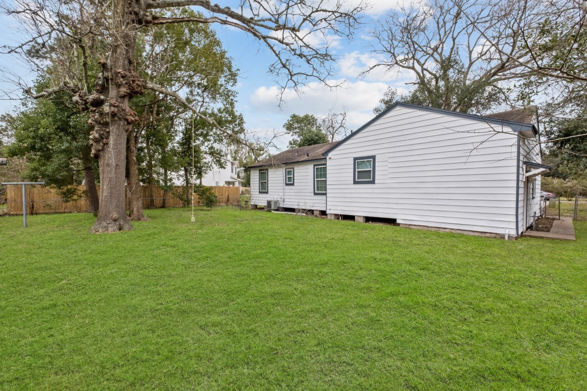 2217 Meadow Lane Property Photo 8