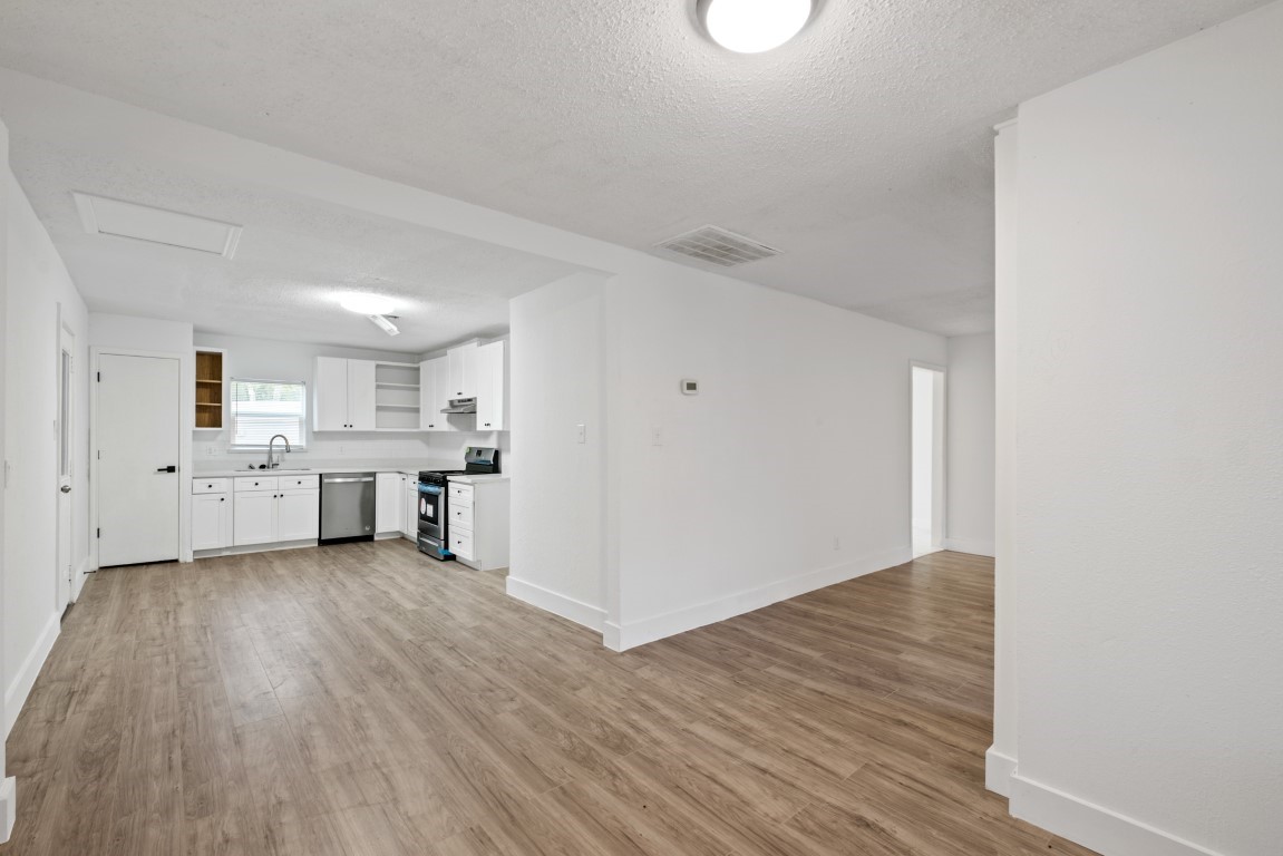 2217 Meadow Lane Property Photo 14