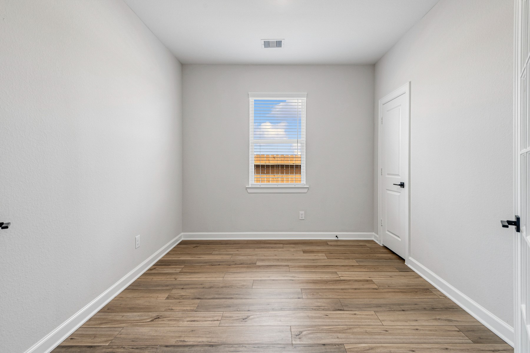 15650 Honey Cove Drive Property Photo 6