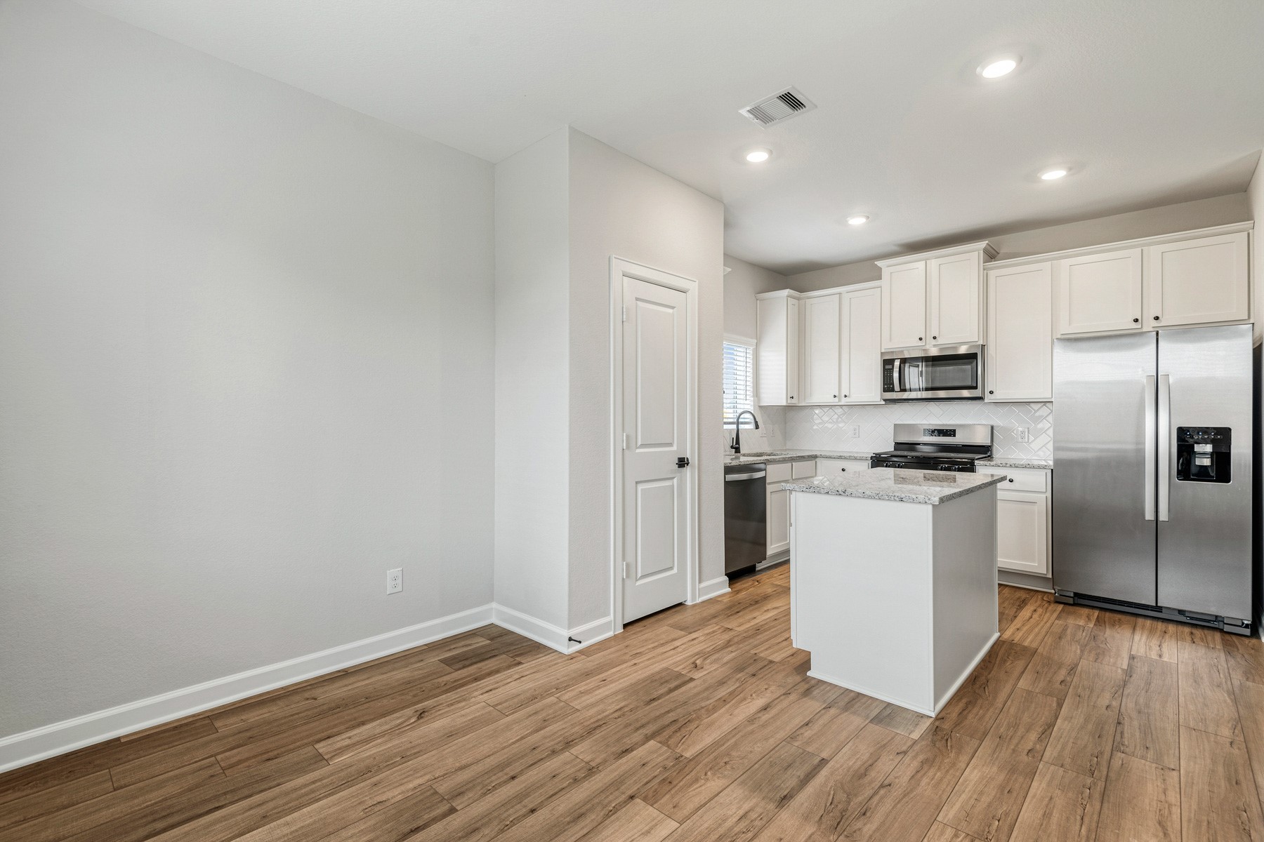 15650 Honey Cove Drive Property Photo 8