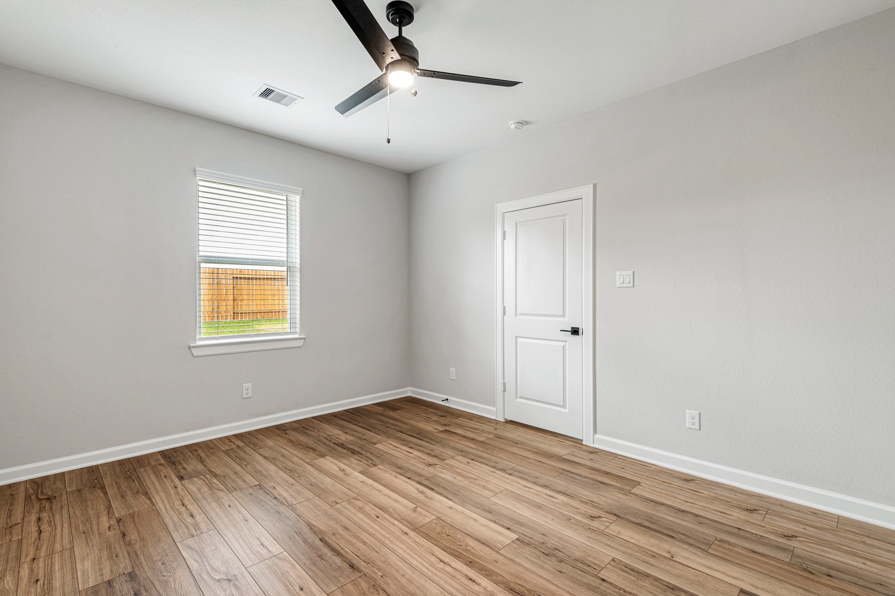 15650 Honey Cove Drive Property Photo 11