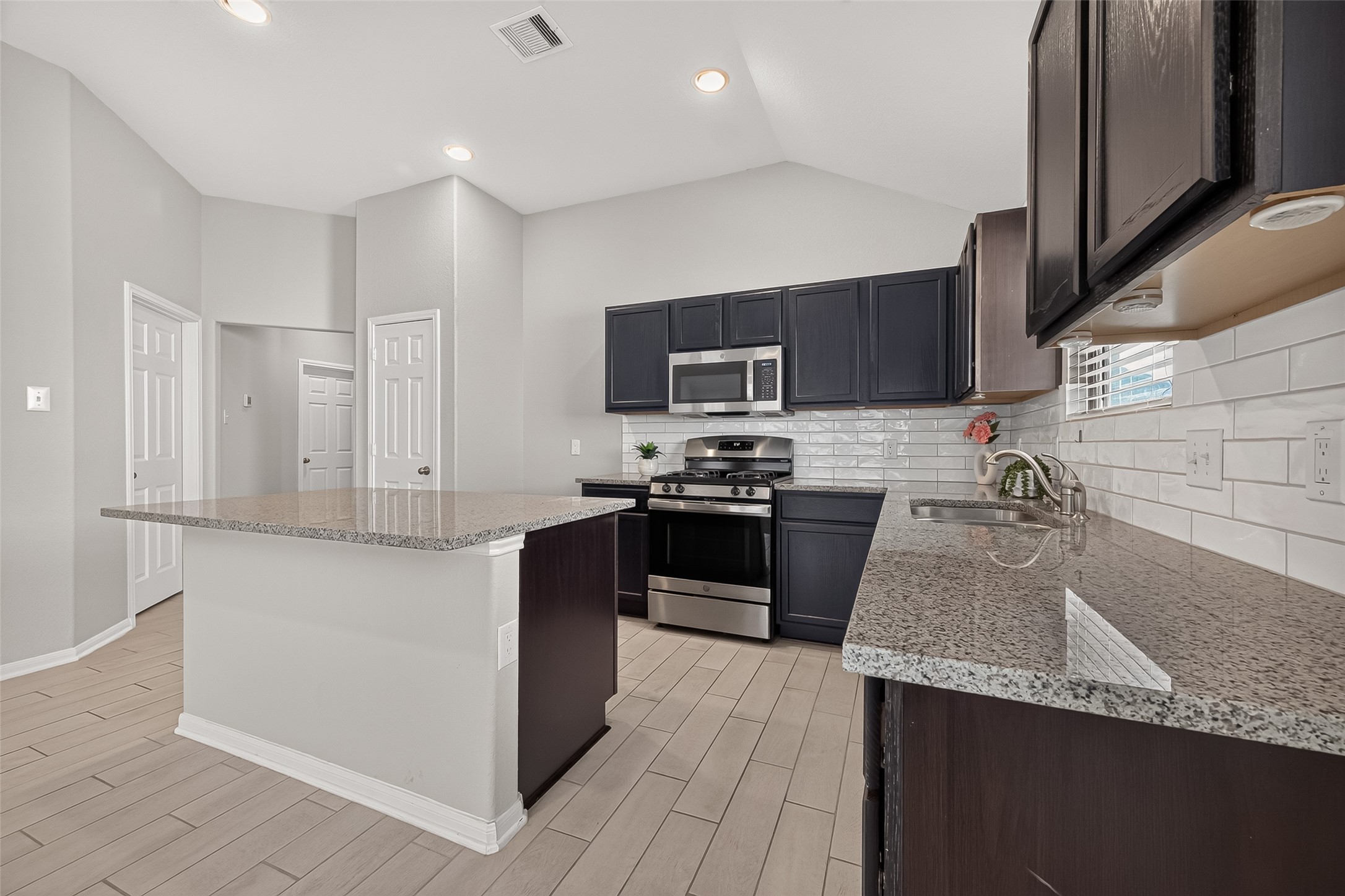 2122 Artic Loon Drive Property Photo 12