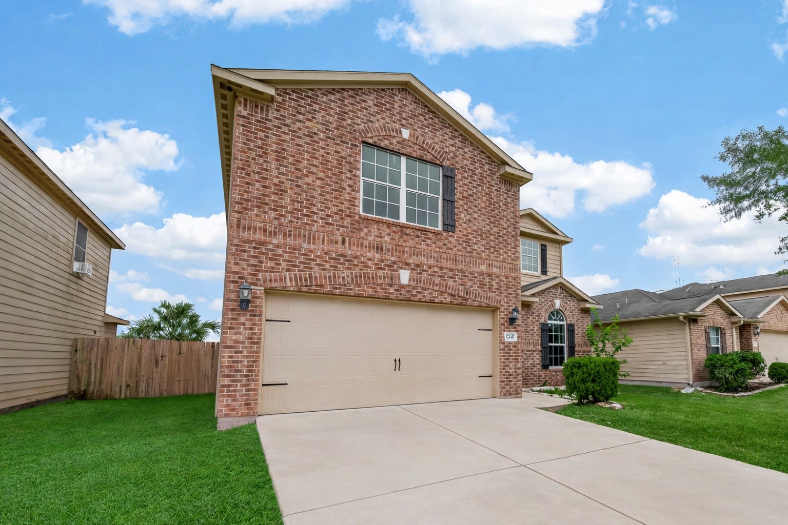 17247 Osprey Forest Drive Property Photo 2