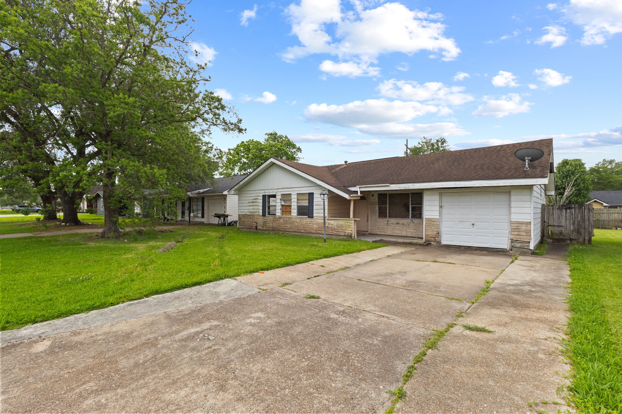 5145 Raleigh Drive Property Photo 4