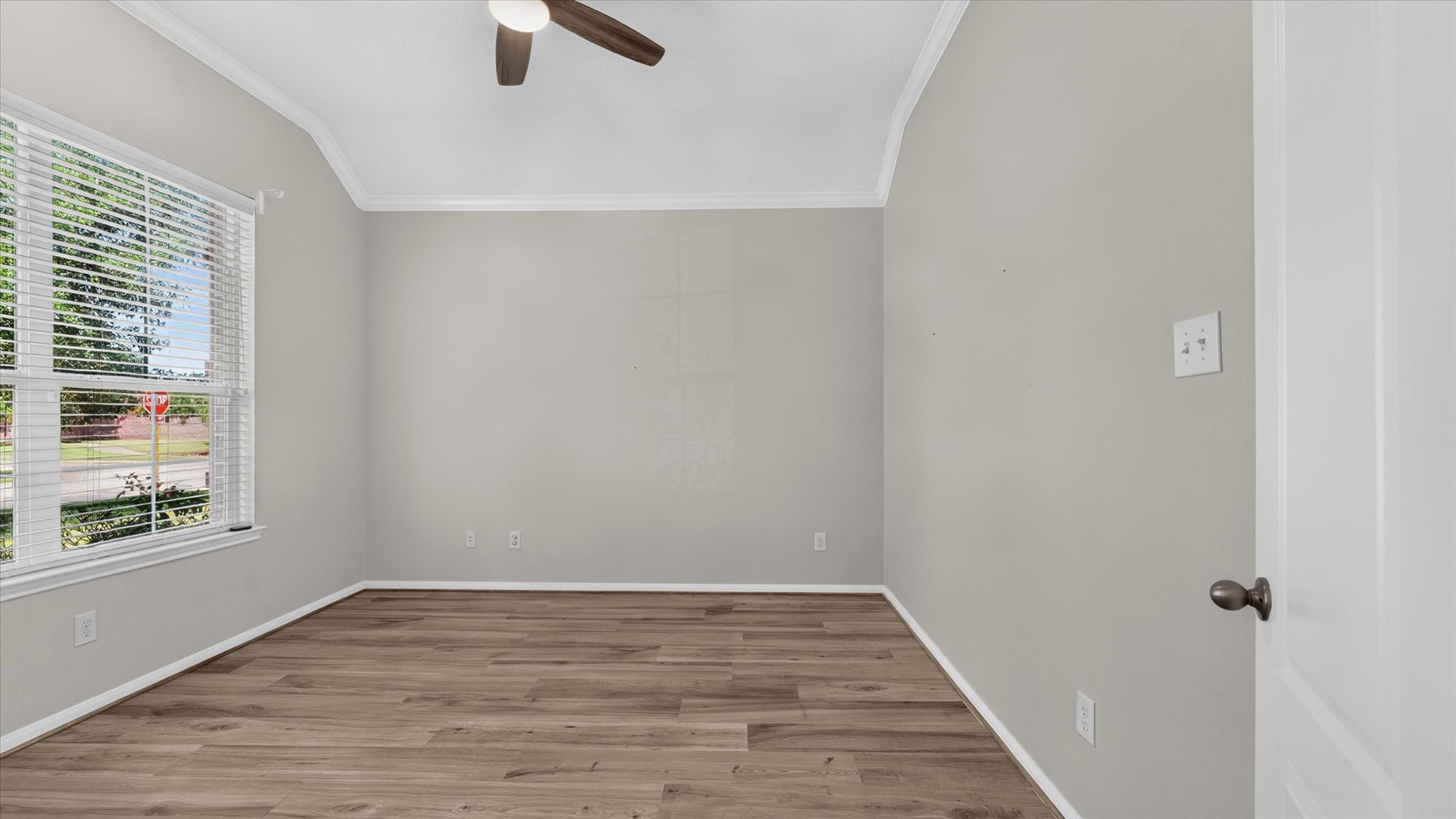 22626 Fanwick Drive Property Photo 6