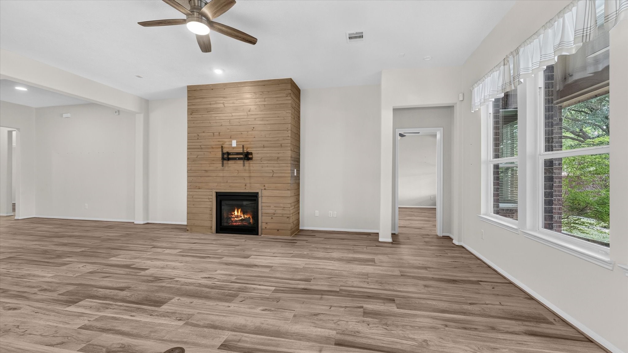 22626 Fanwick Drive Property Photo 16