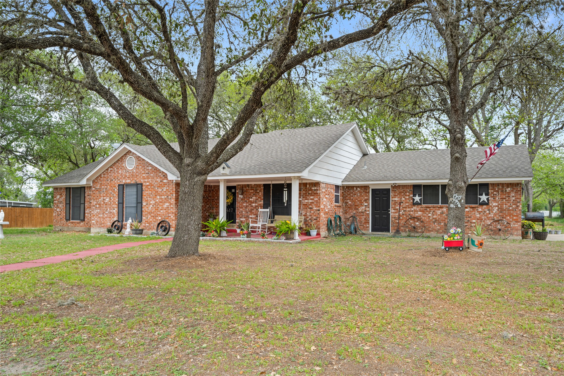417 S Faires Property Photo 1