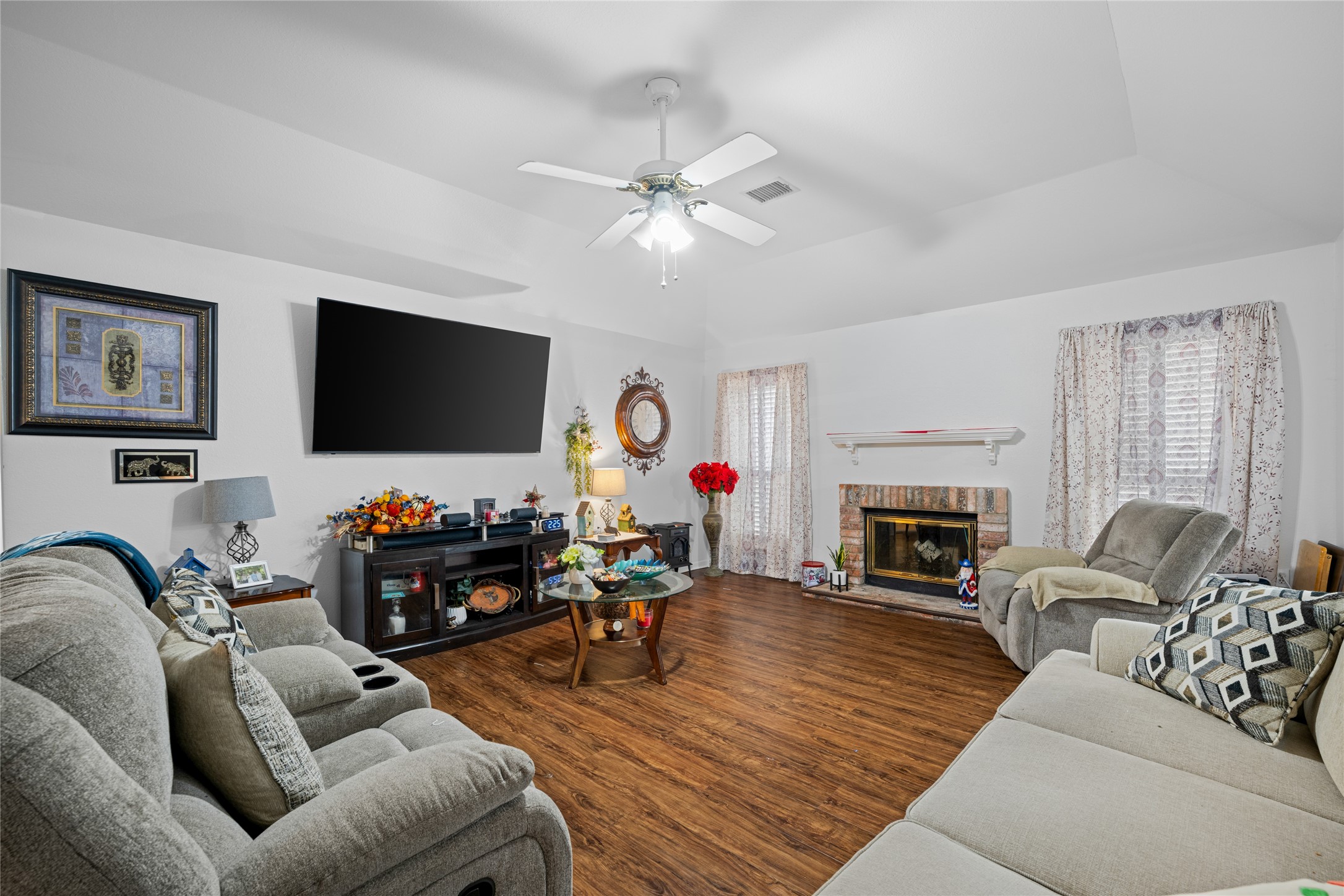 417 S Faires Property Photo 7