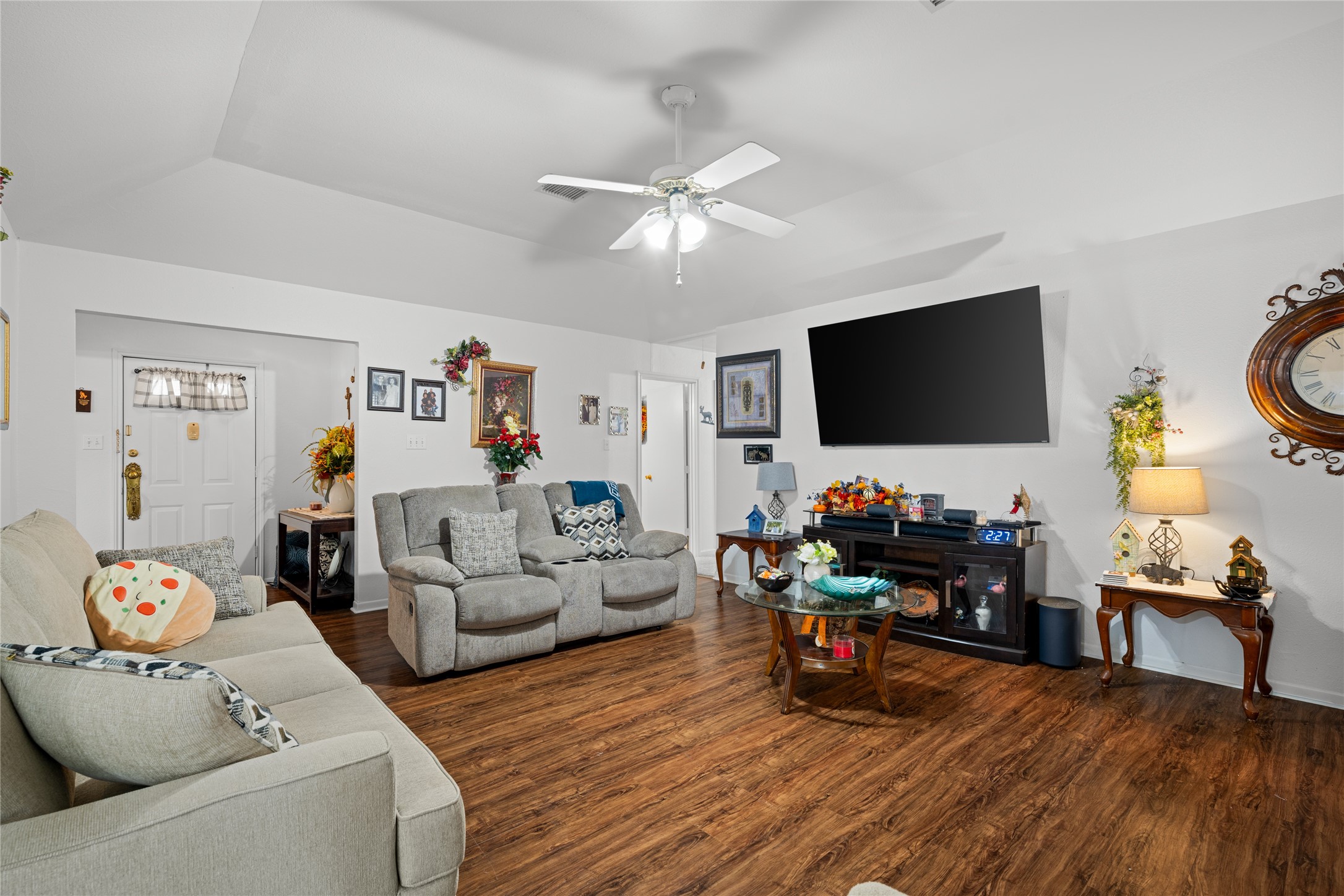 417 S Faires Property Photo 8