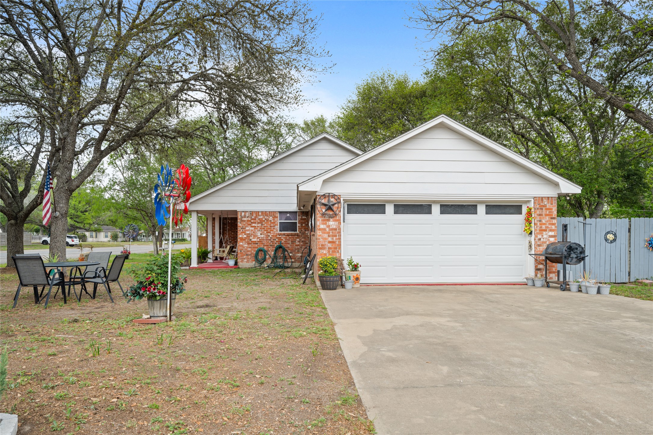 417 S Faires Property Photo 24