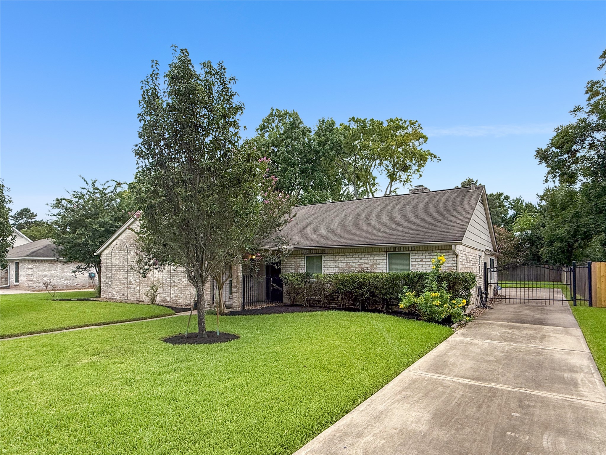11639 Chuckson Drive Property Photo 2