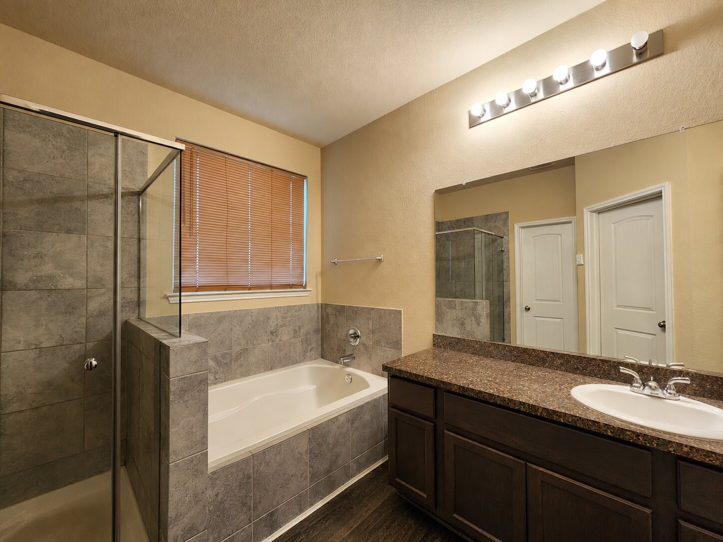 7447 Wheatley Gardens Drive Property Photo 8