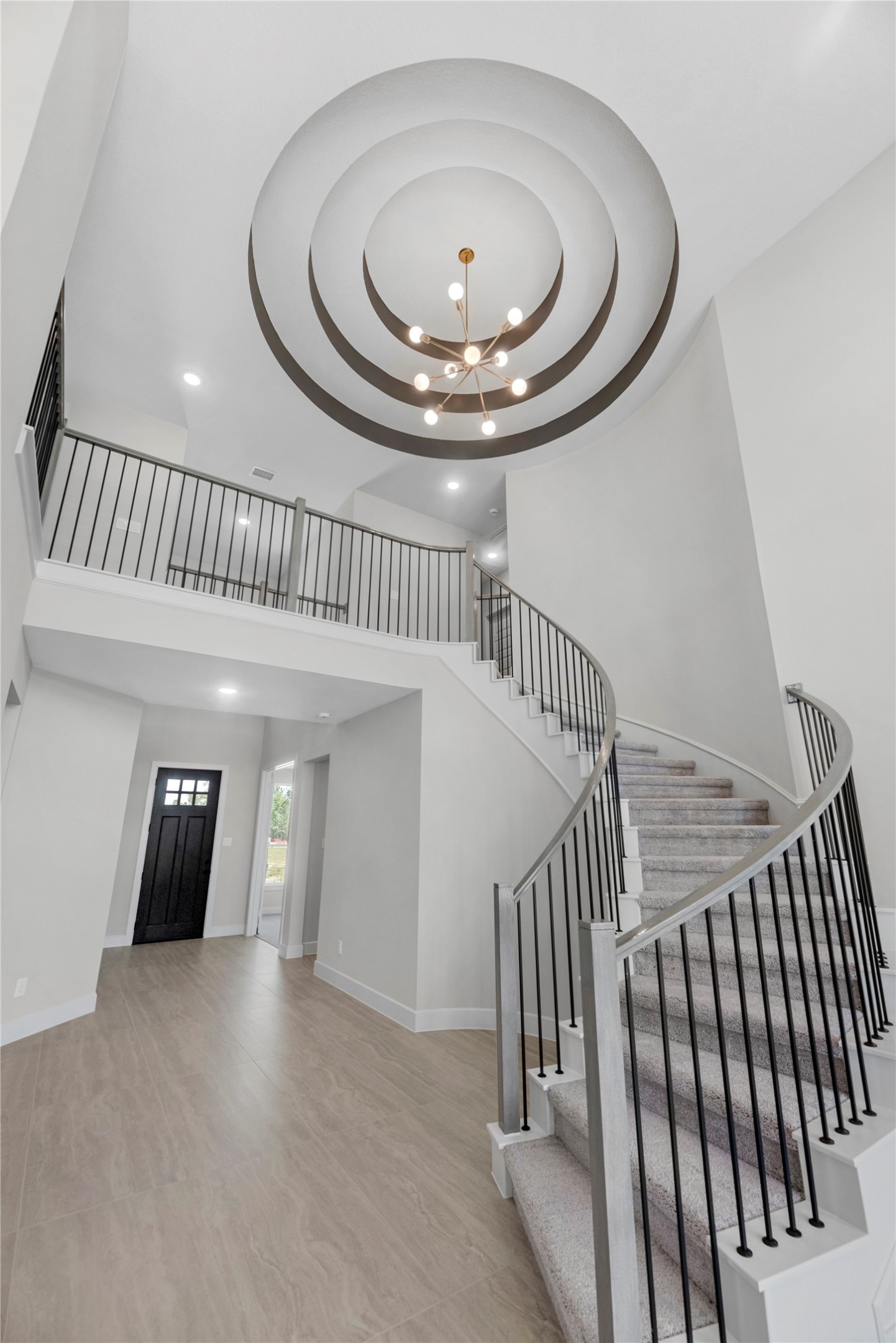 8919 Colonnade Way Property Photo 2