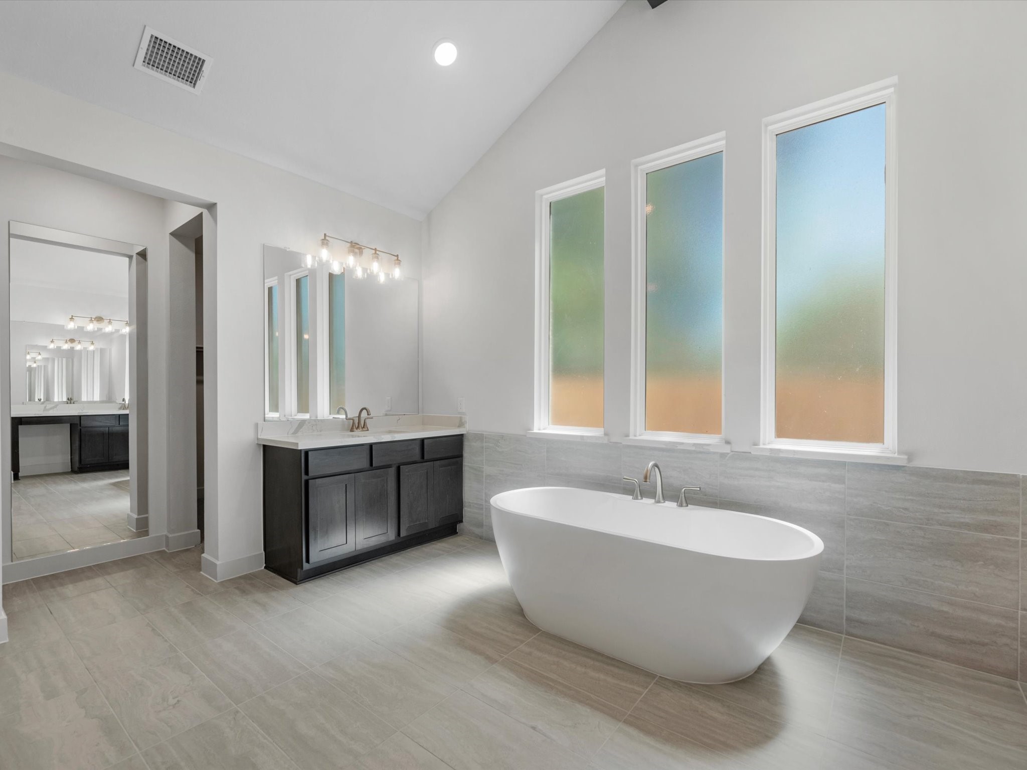 8919 Colonnade Way Property Photo 12