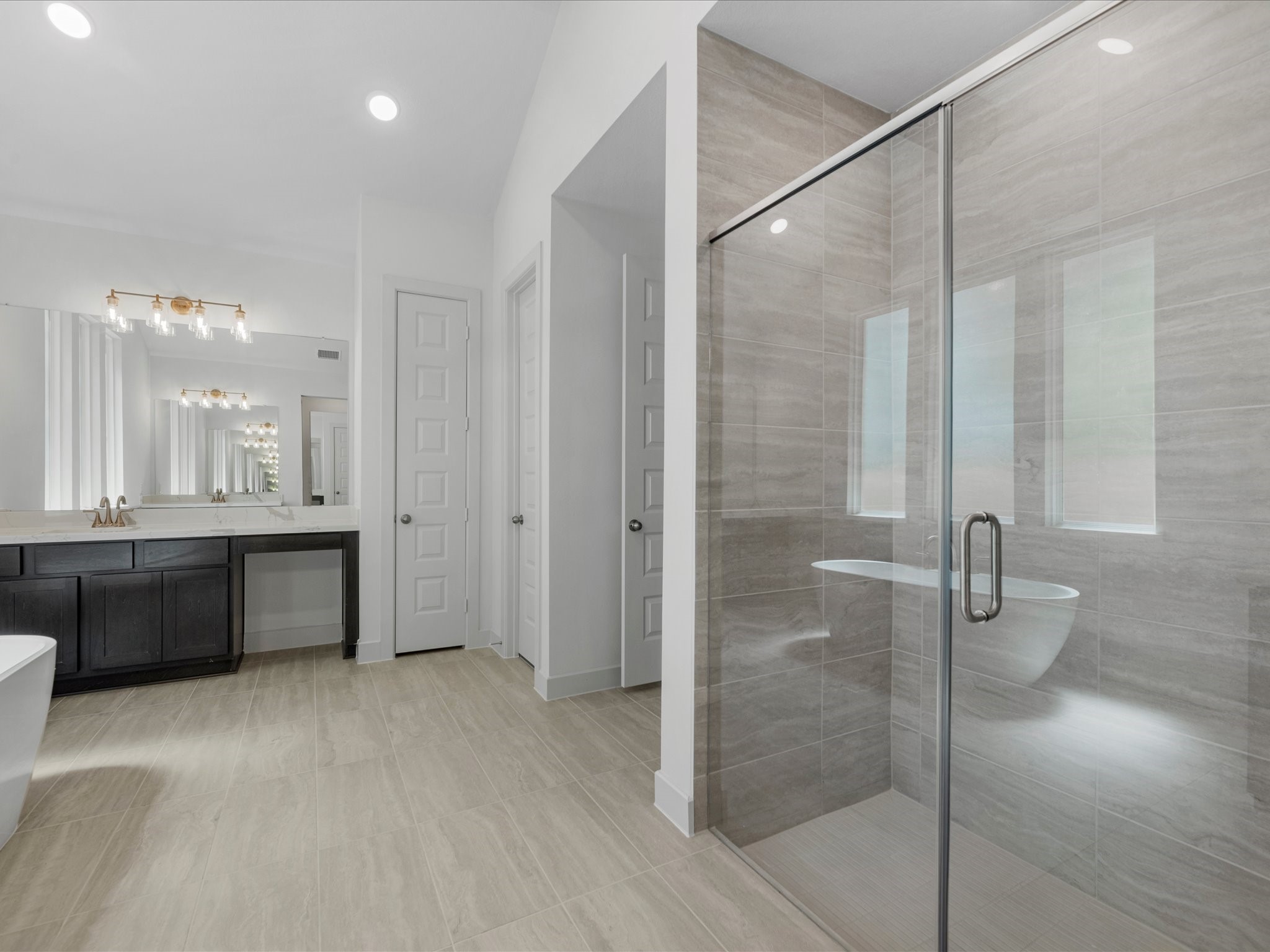 8919 Colonnade Way Property Photo 13