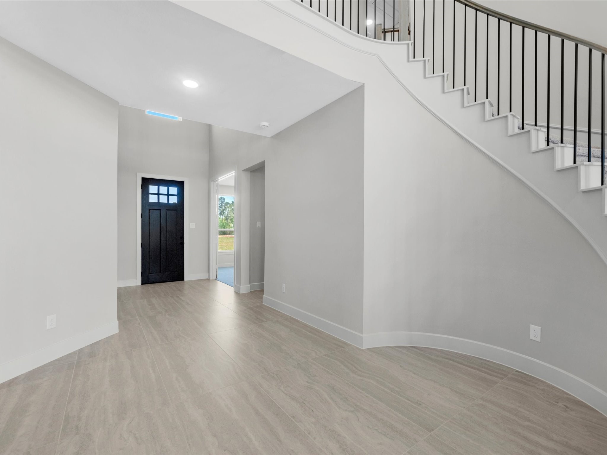 8919 Colonnade Way Property Photo 17
