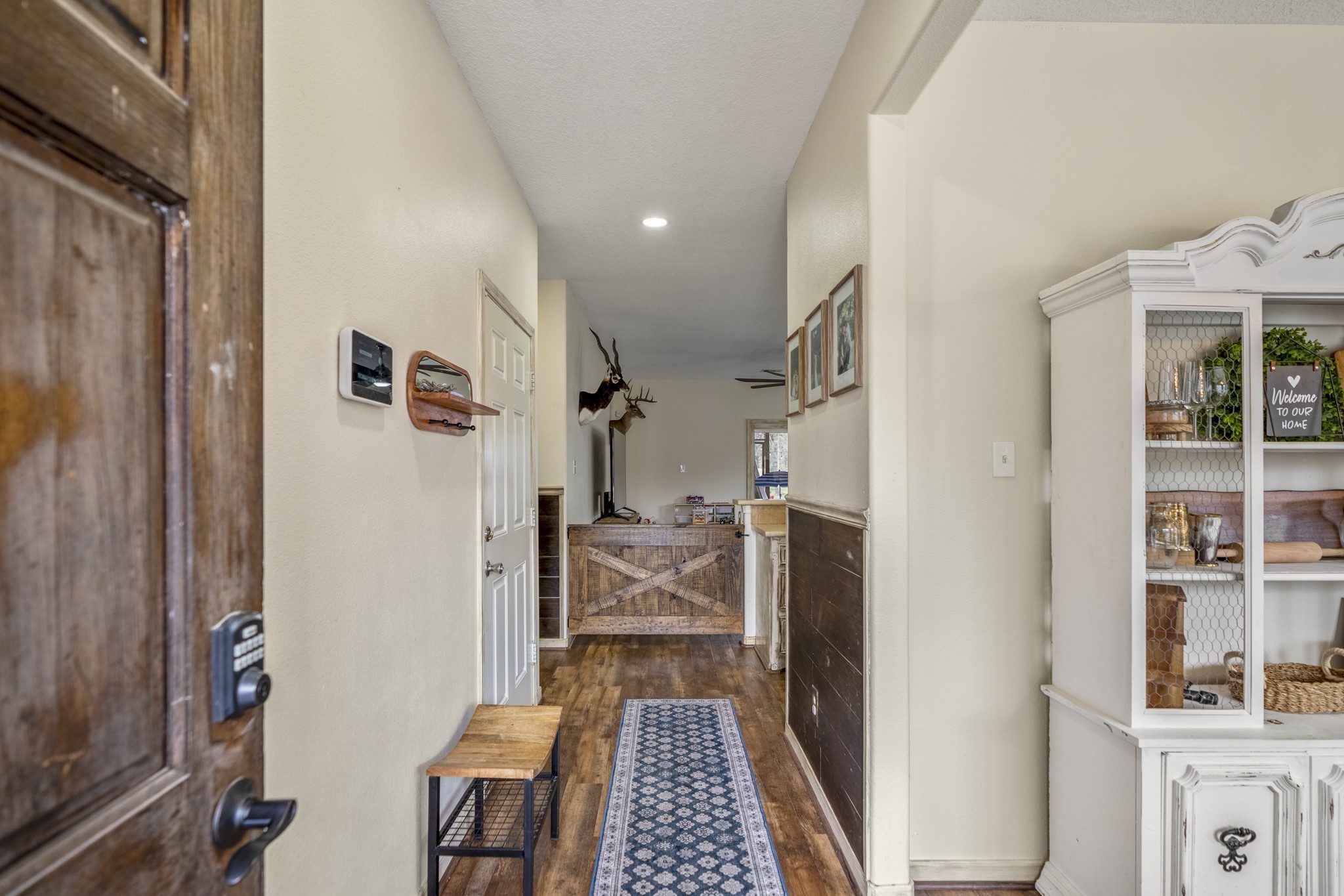 24628 Leitrim Street Property Photo 4