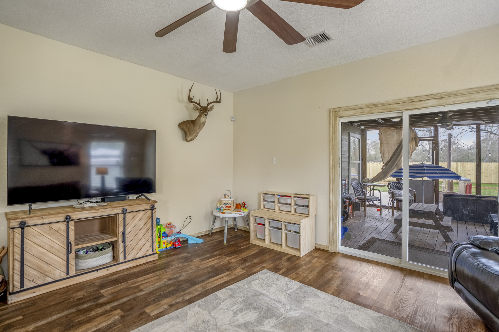 24628 Leitrim Street Property Photo 14