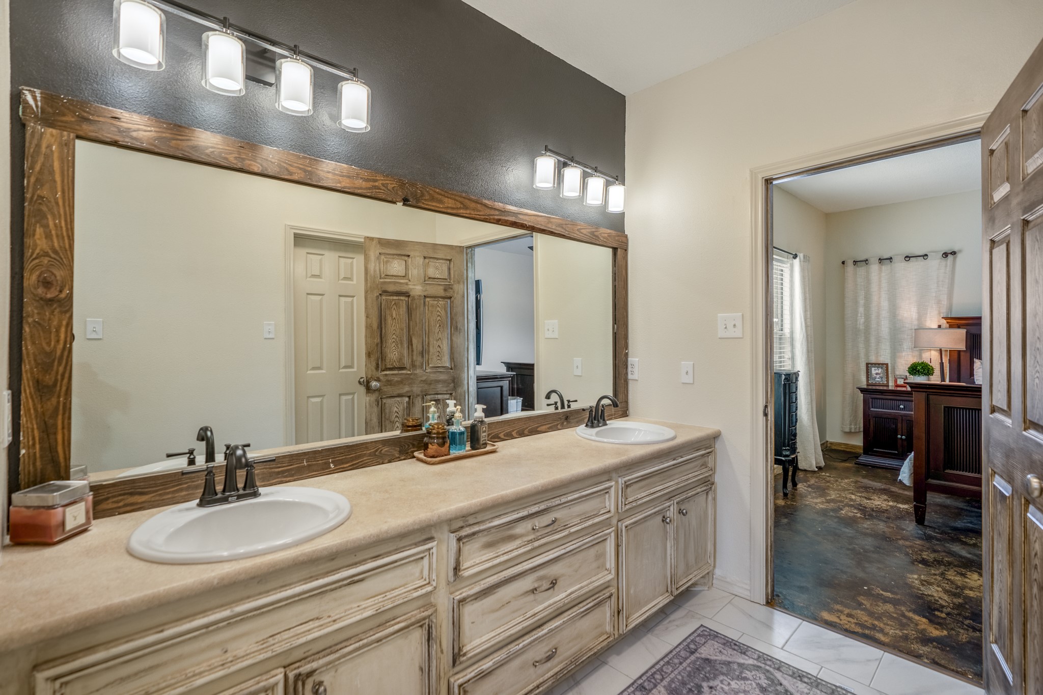 24628 Leitrim Street Property Photo 19