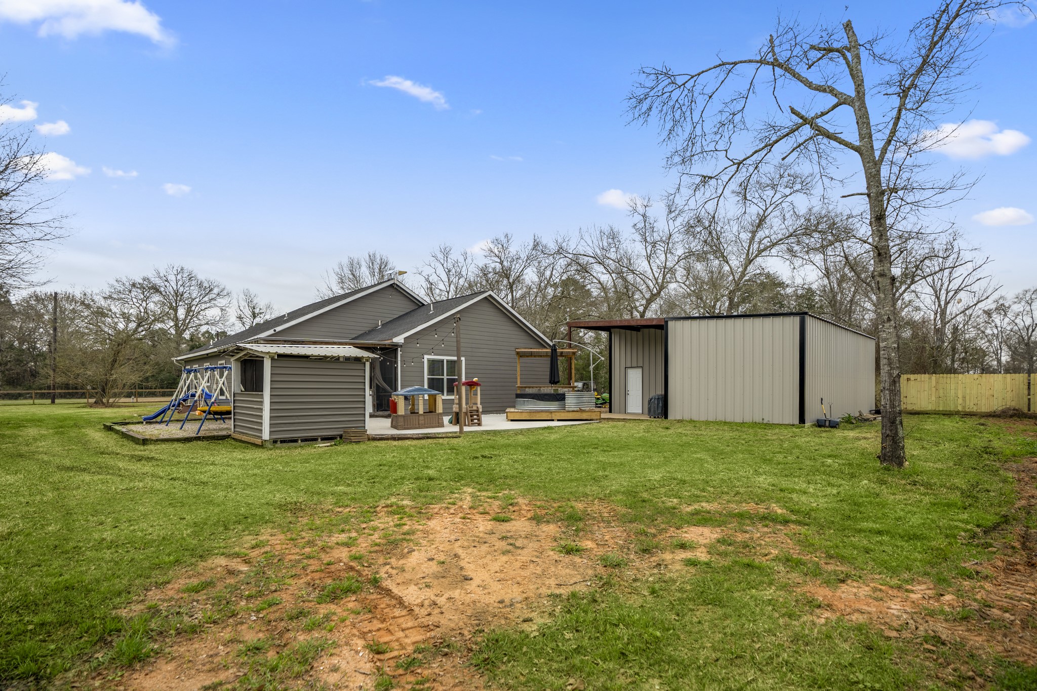 24628 Leitrim Street Property Photo 31
