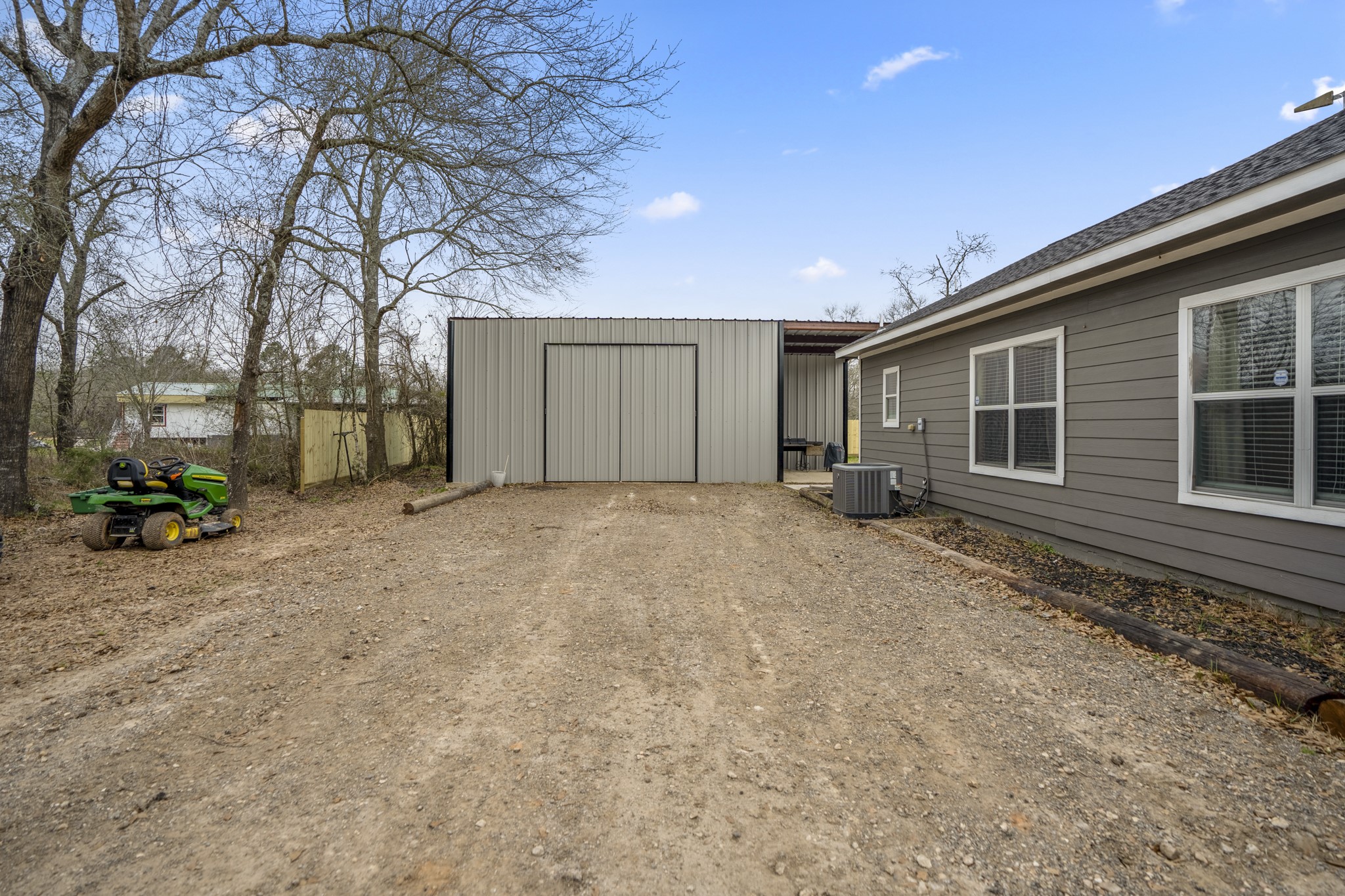 24628 Leitrim Street Property Photo 33