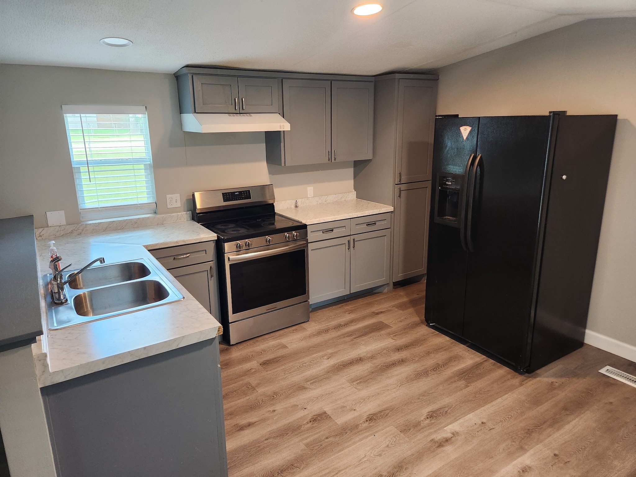29415 Inverness Drive Property Photo 4