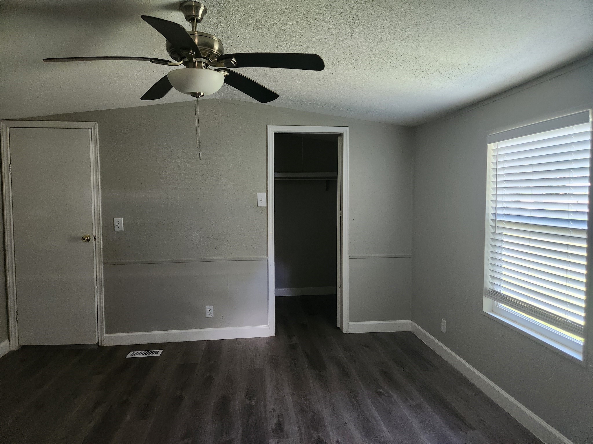 29415 Inverness Drive Property Photo 5