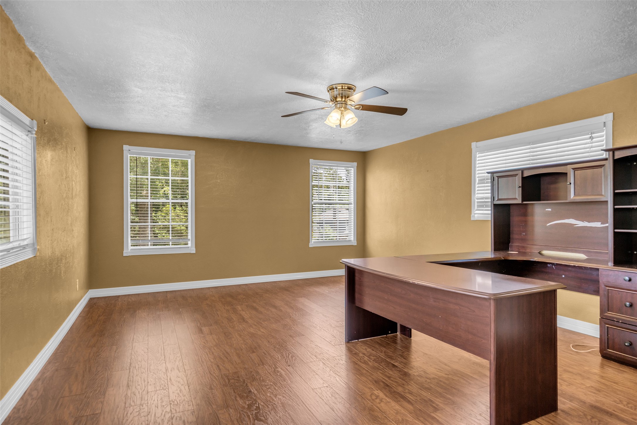 15301 Arrowhead Loop W Property Photo 2
