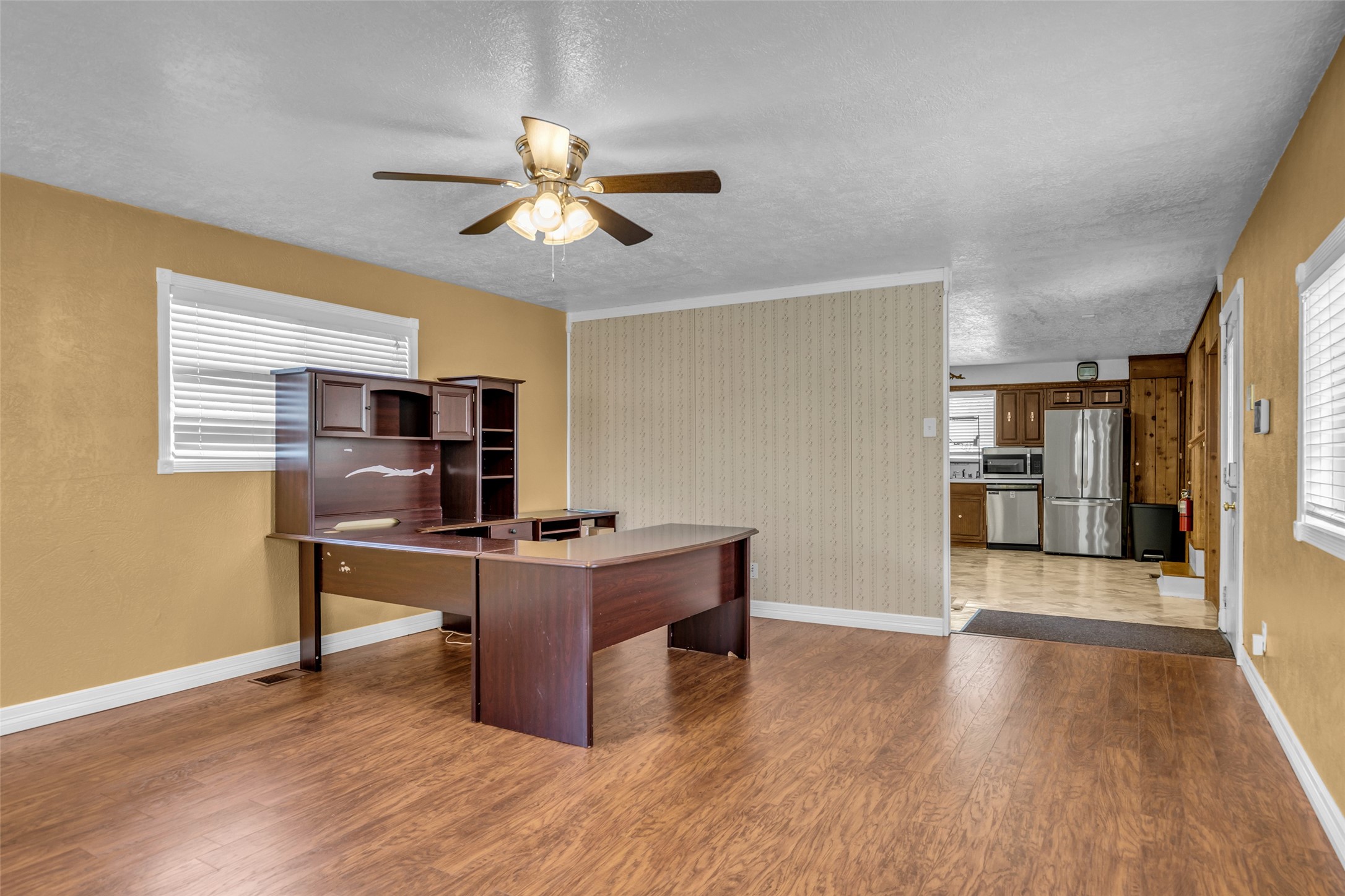 15301 Arrowhead Loop W Property Photo 3