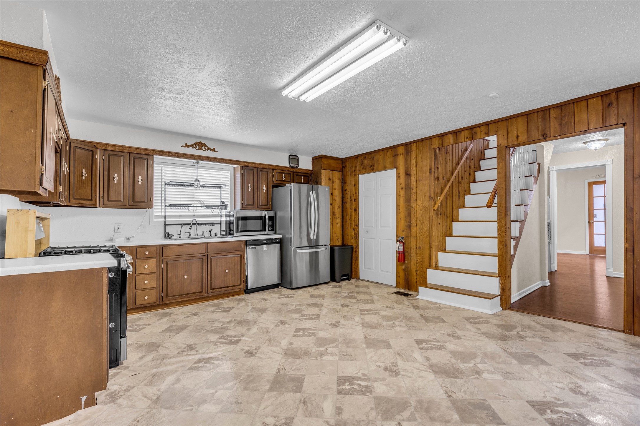 15301 Arrowhead Loop W Property Photo 6