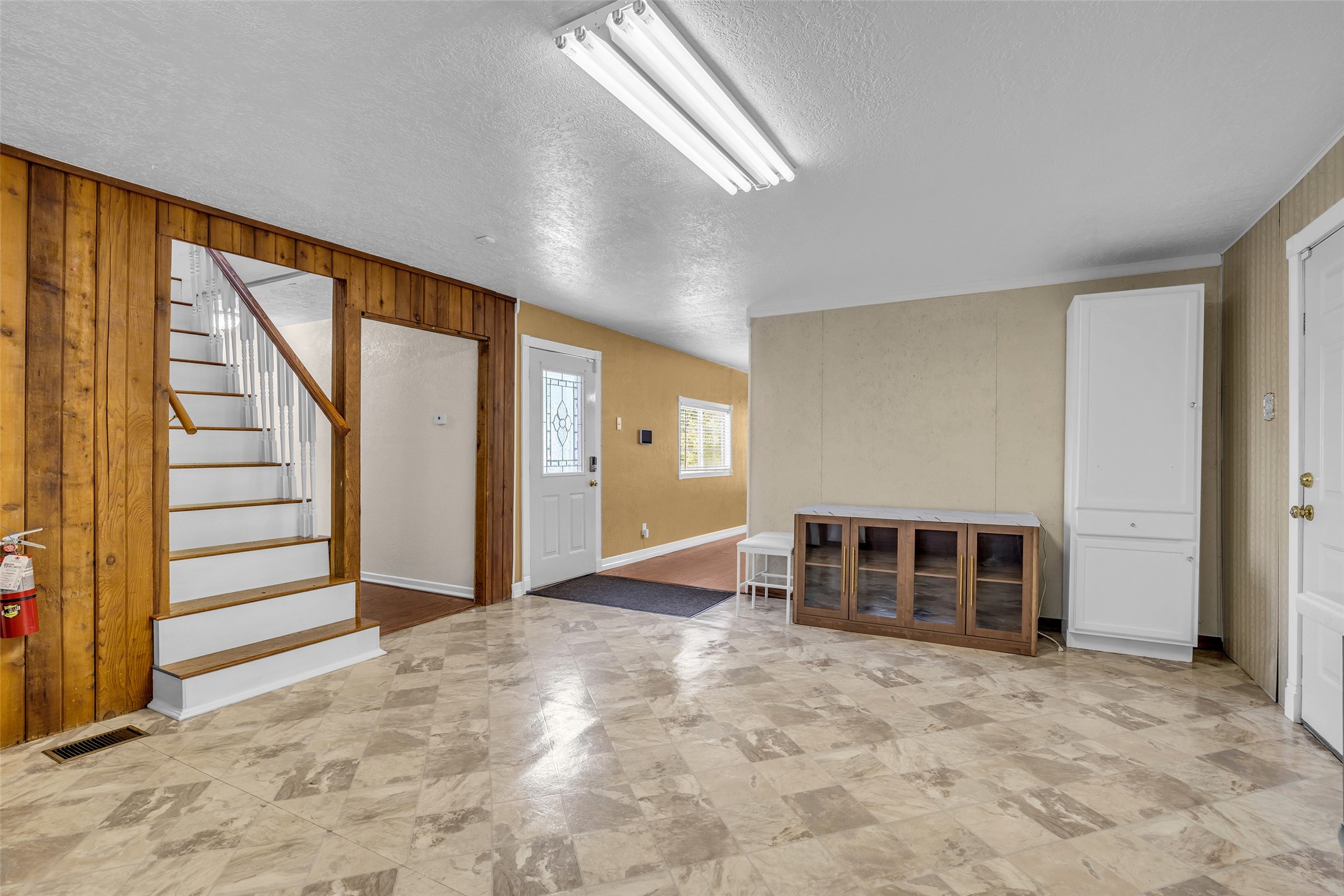 15301 Arrowhead Loop W Property Photo 7