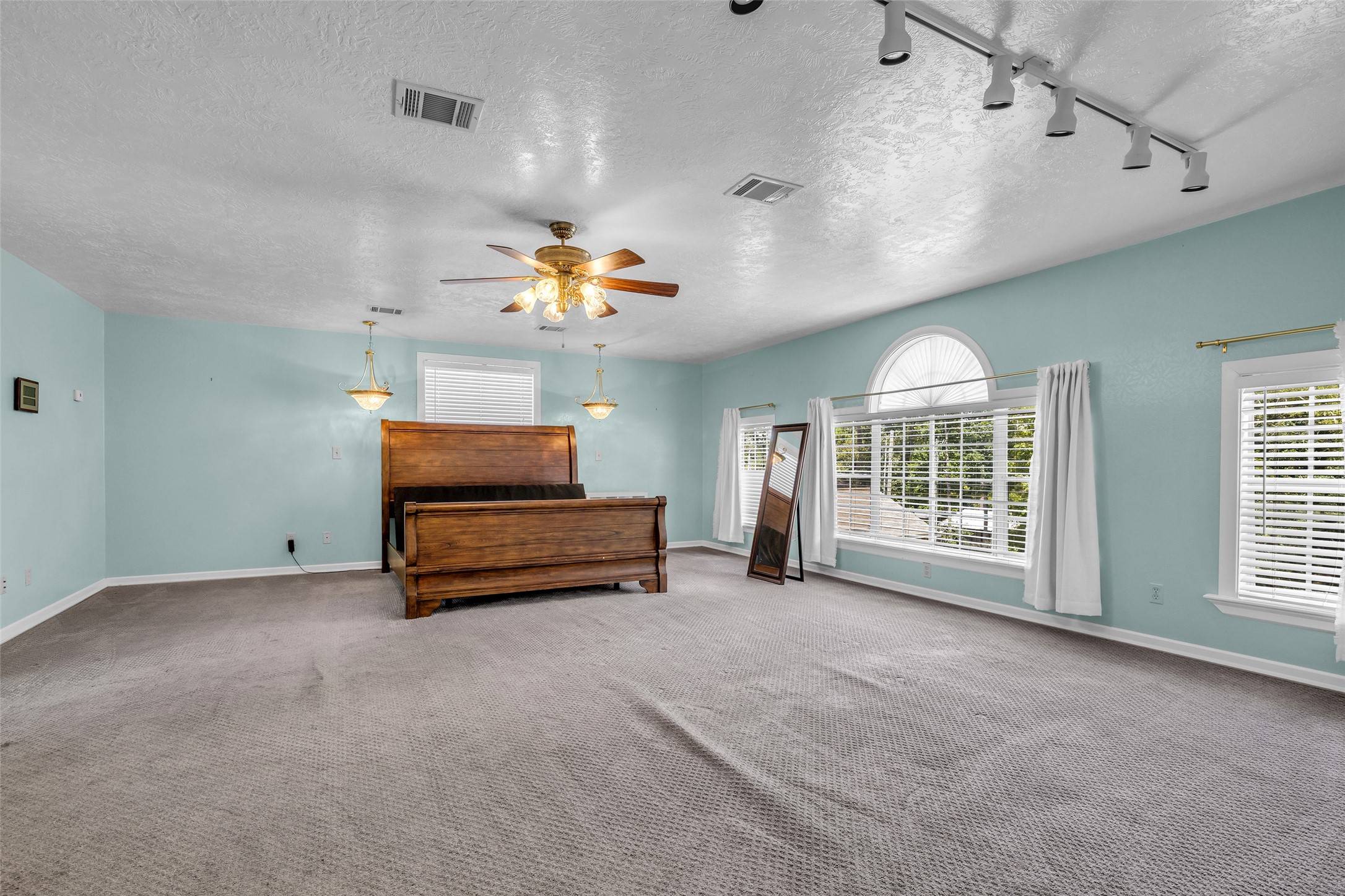 15301 Arrowhead Loop W Property Photo 15
