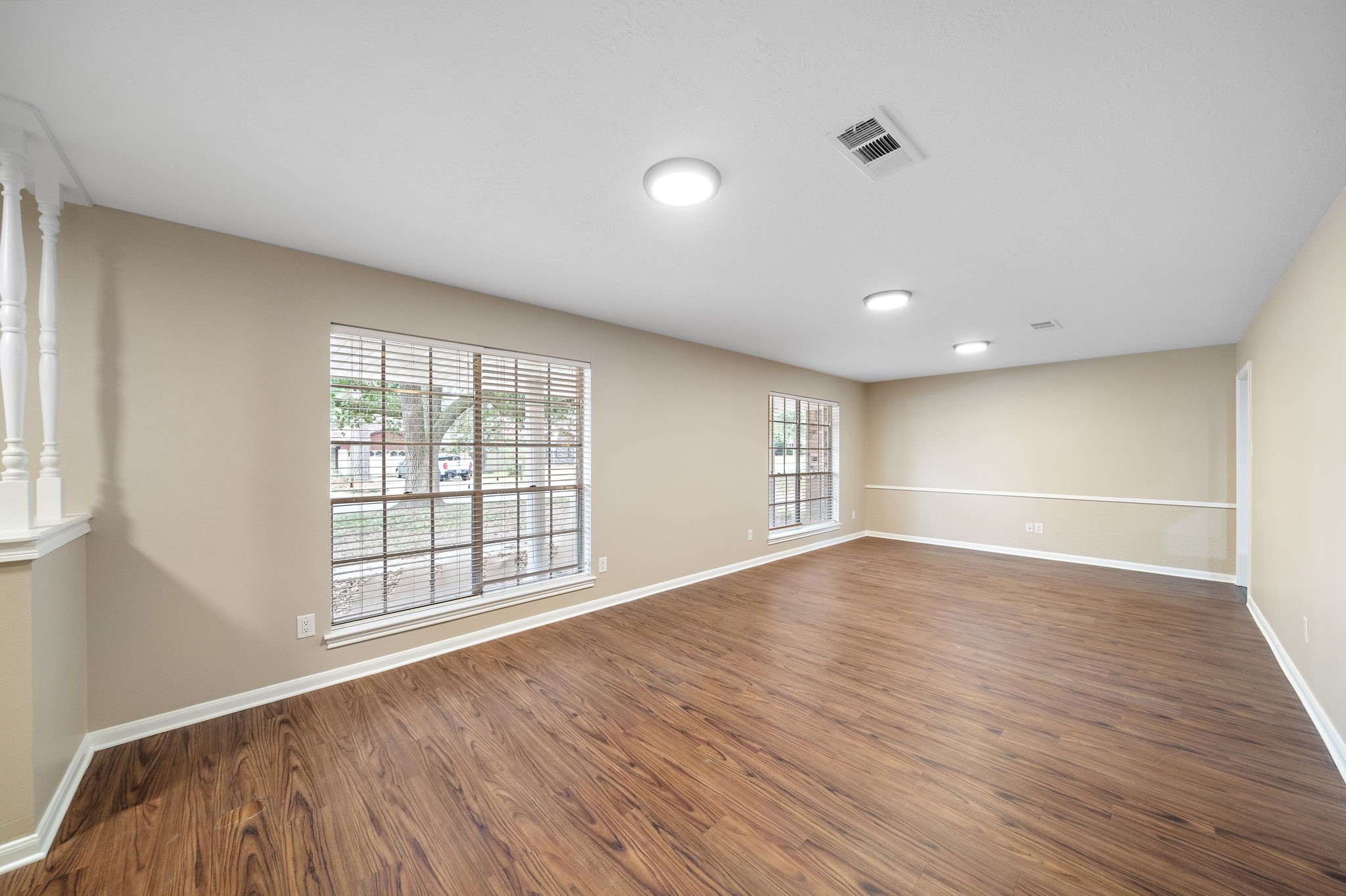 1104 Hillcrest Drive Property Photo 3