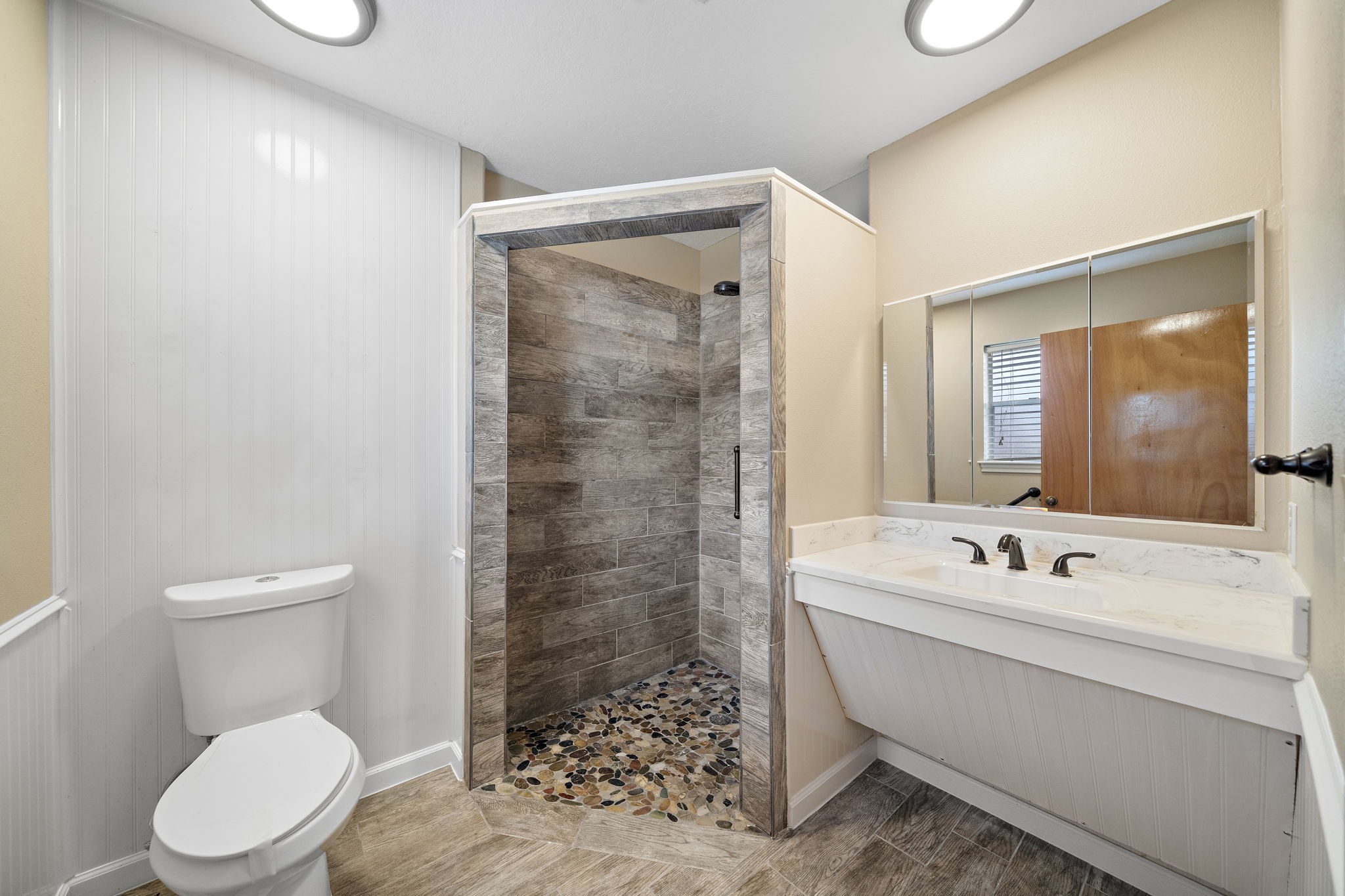 1104 Hillcrest Drive Property Photo 13