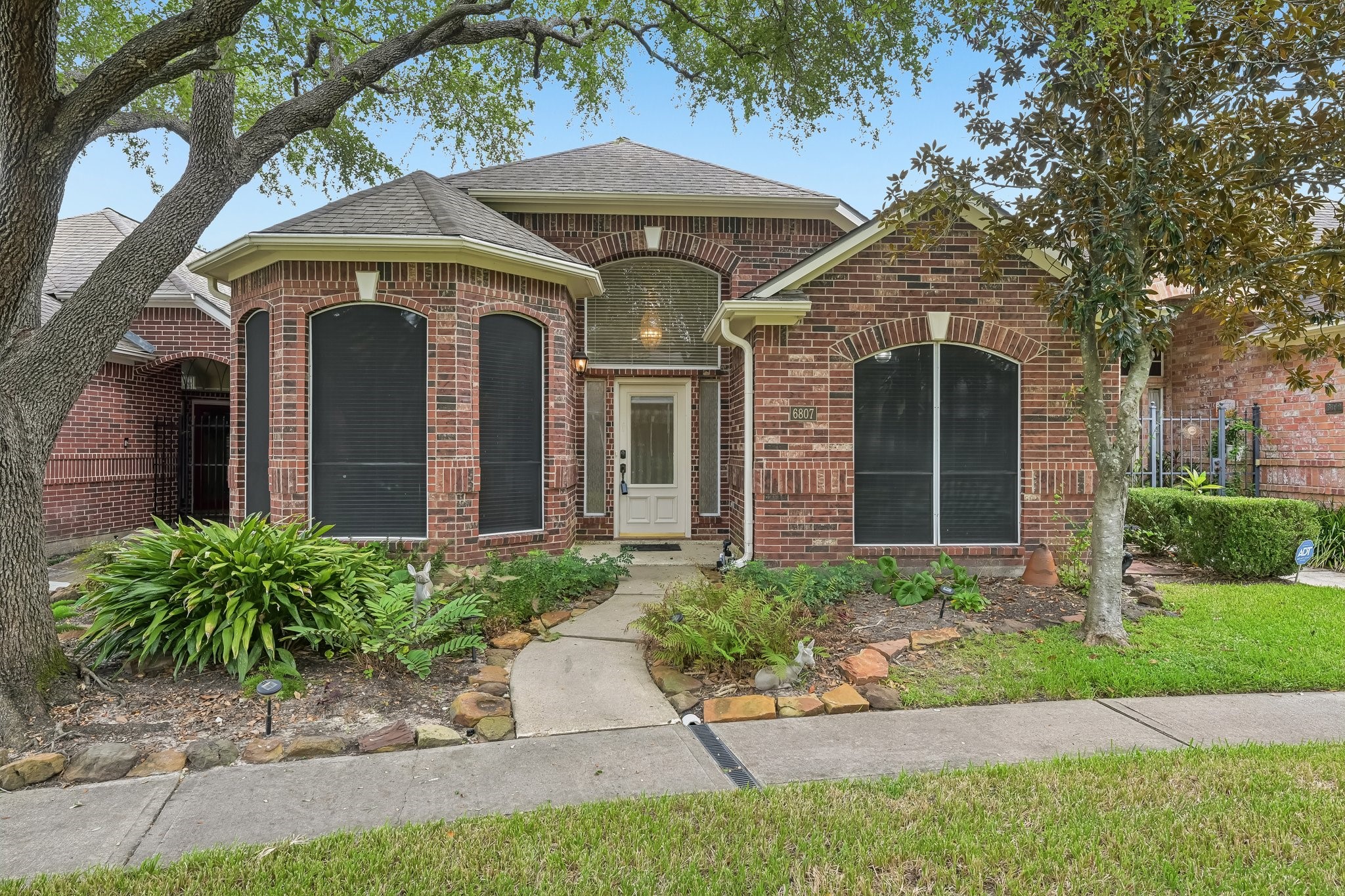 6807 Tournament Drive Property Photo 1