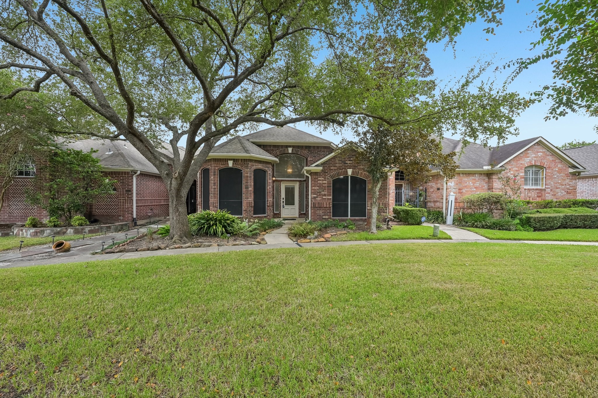 6807 Tournament Drive Property Photo 7