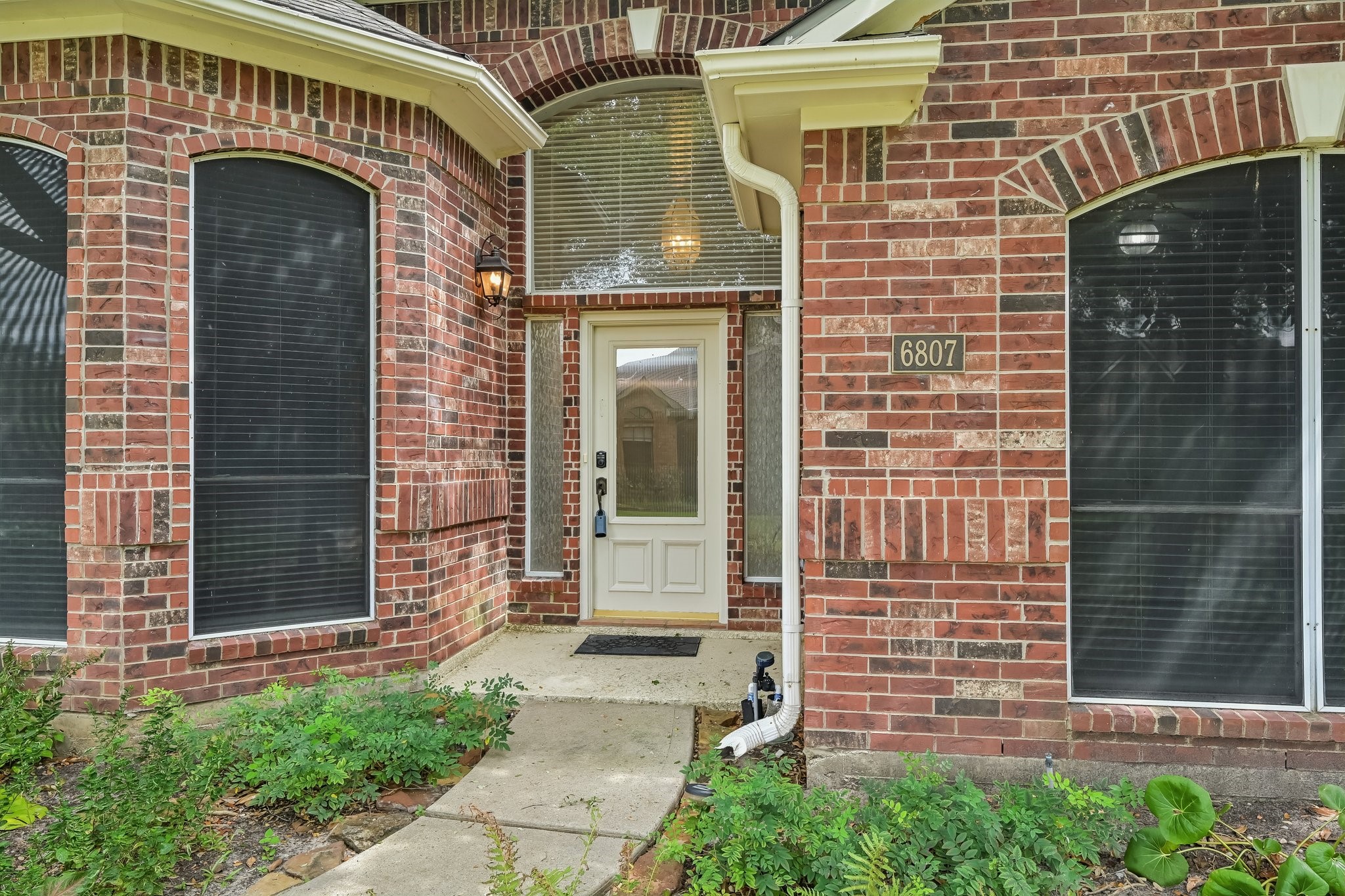 6807 Tournament Drive Property Photo 11