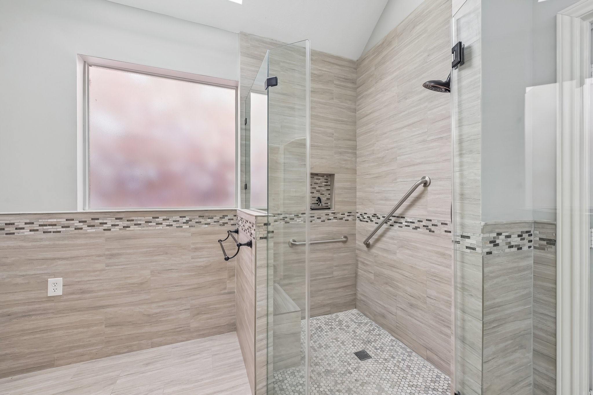 6807 Tournament Drive Property Photo 25