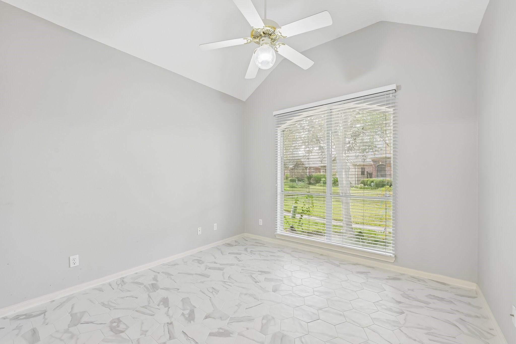 6807 Tournament Drive Property Photo 27