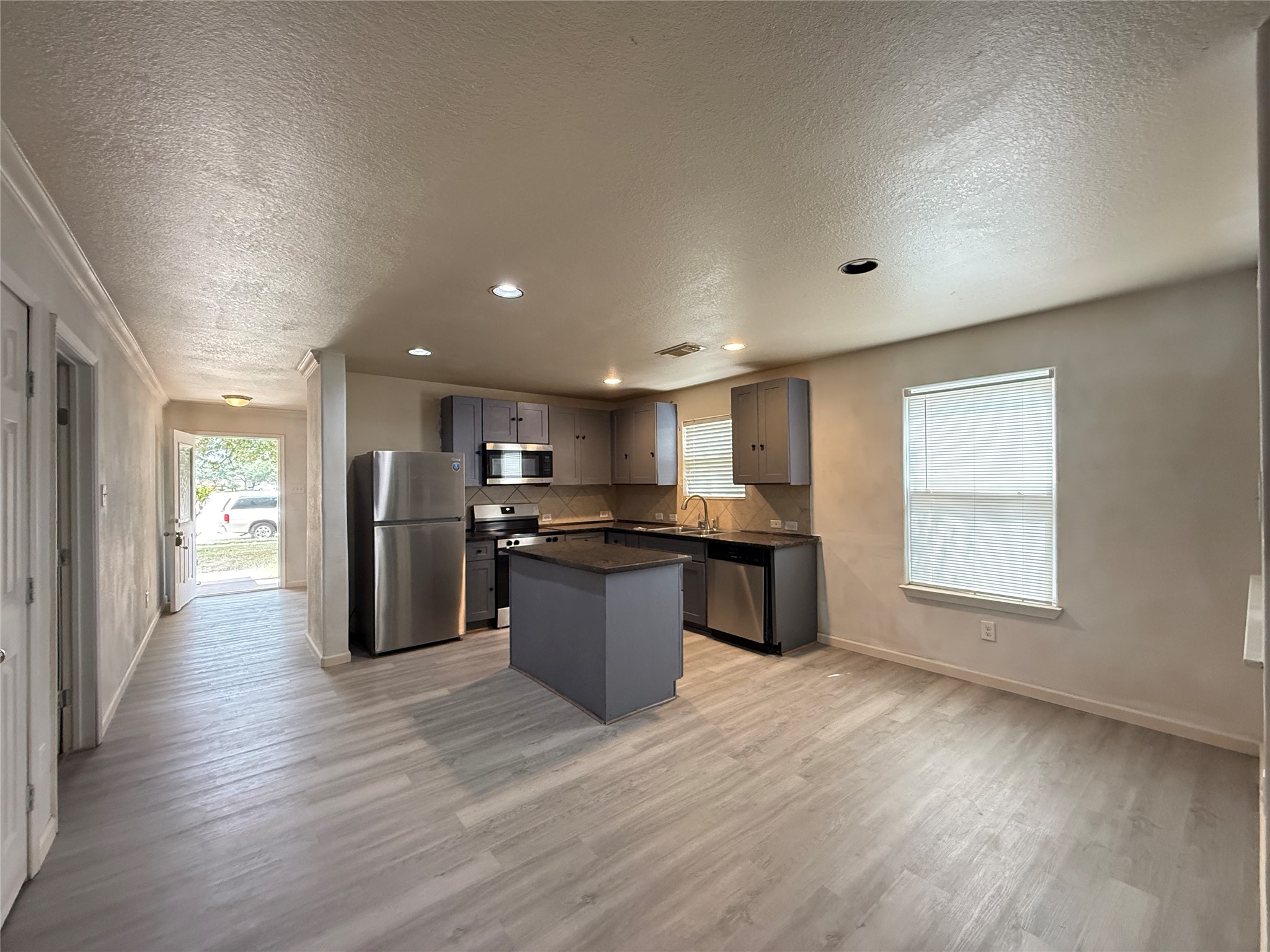 17927 Branch Creek Drive Property Photo 3
