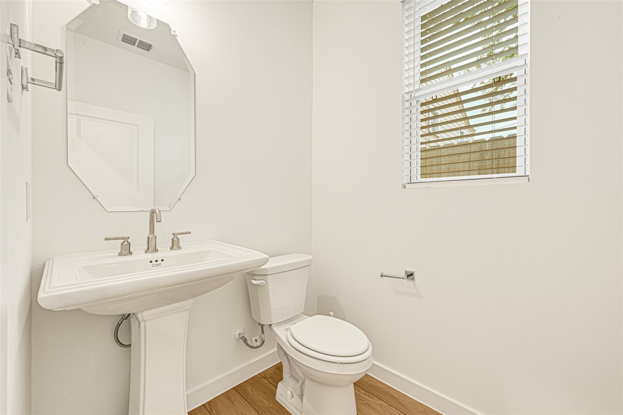 3225 Dennis Street Property Photo 10