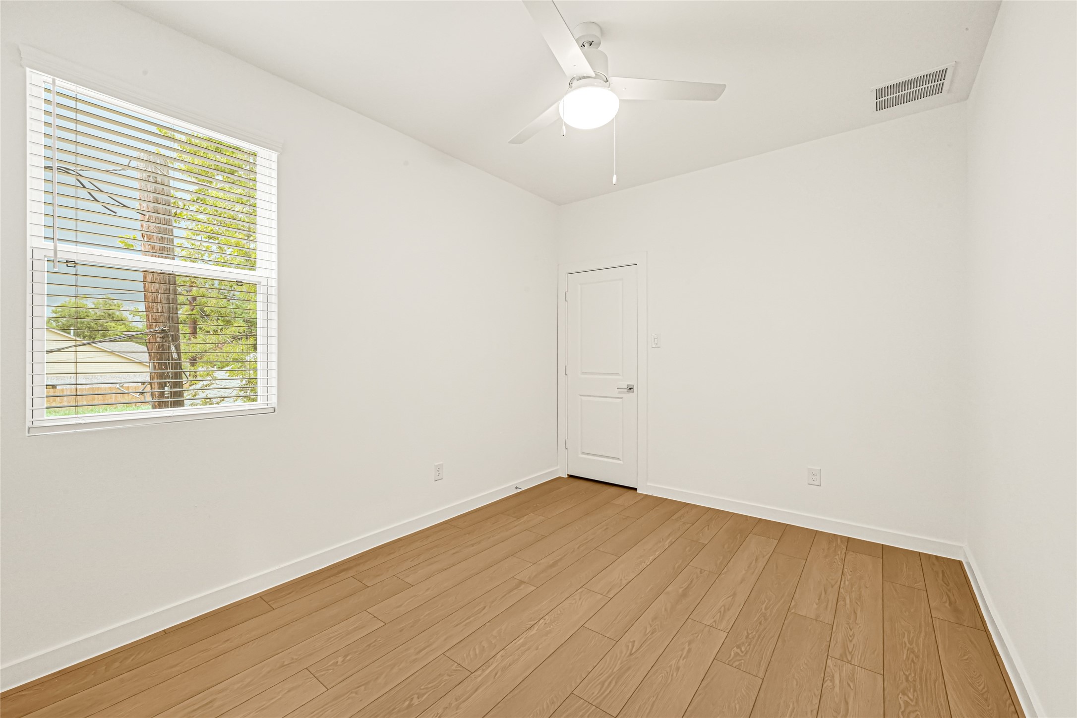3225 Dennis Street Property Photo 13