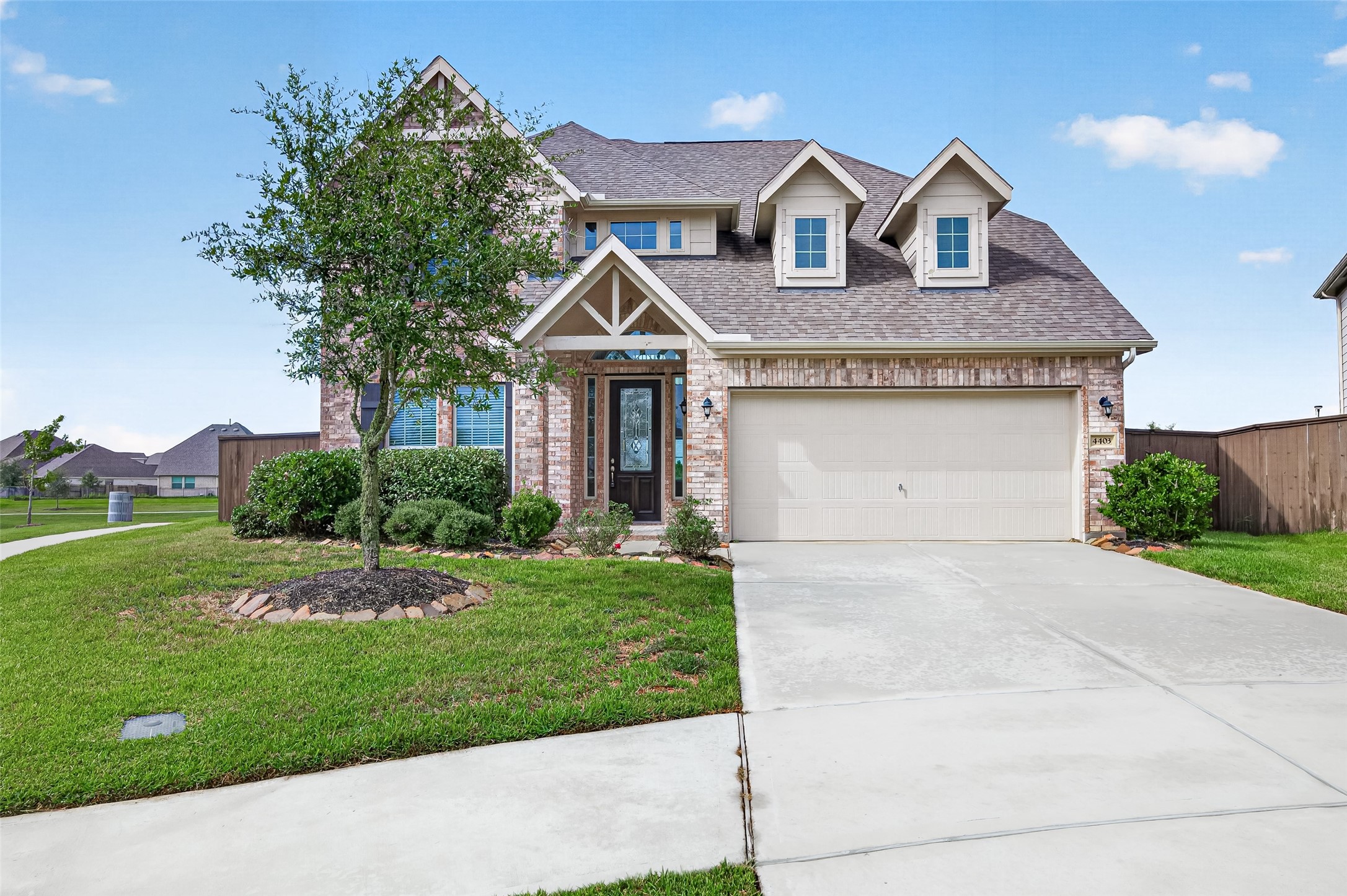 4403 Silvergrass Lane Property Photo 3