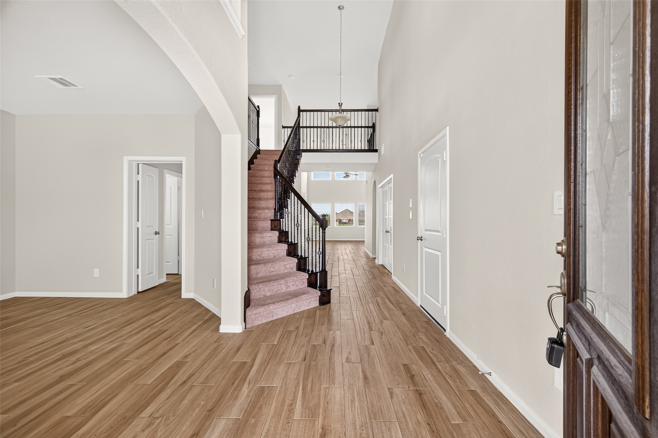 4403 Silvergrass Lane Property Photo 6