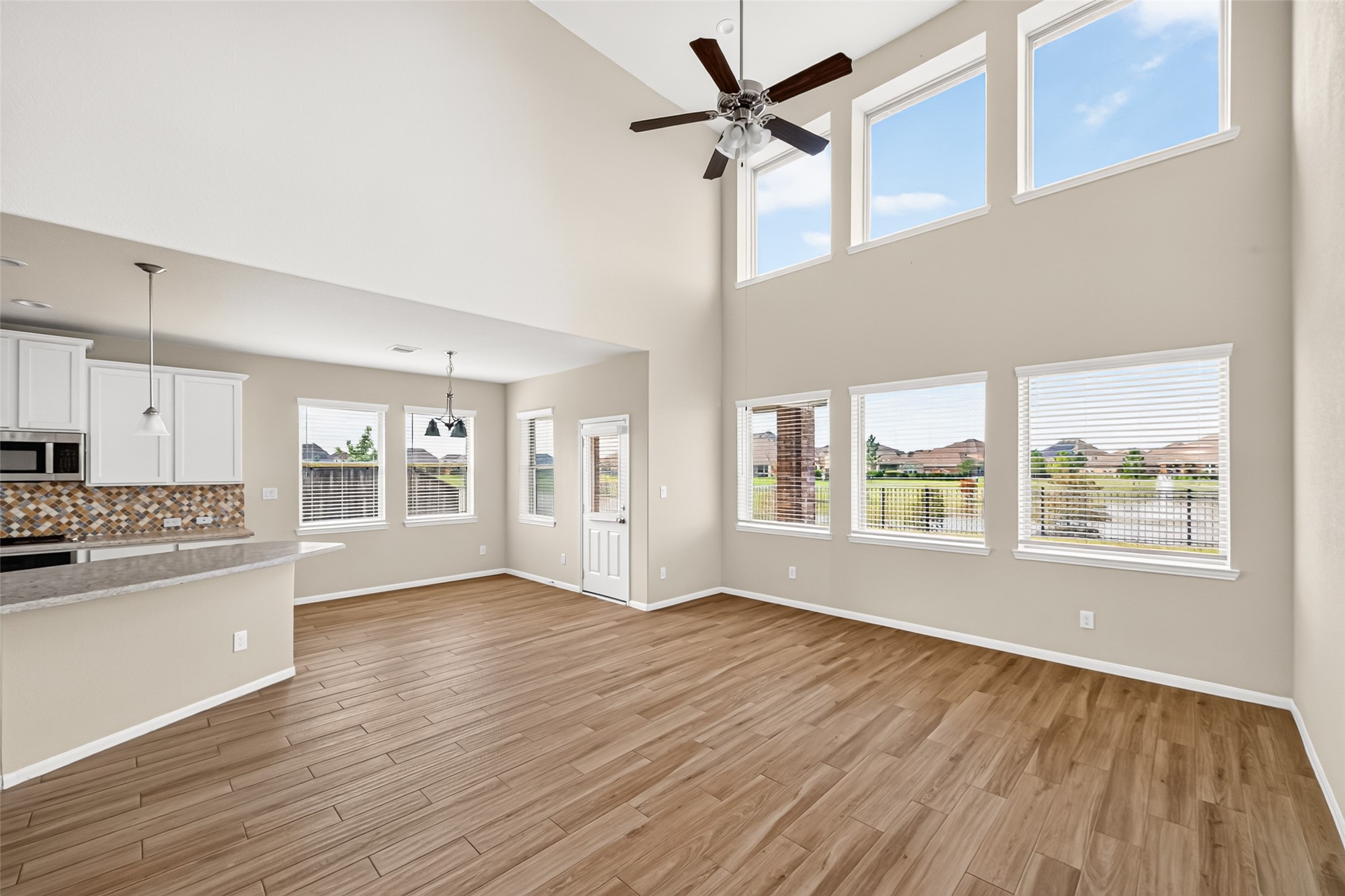 4403 Silvergrass Lane Property Photo 13